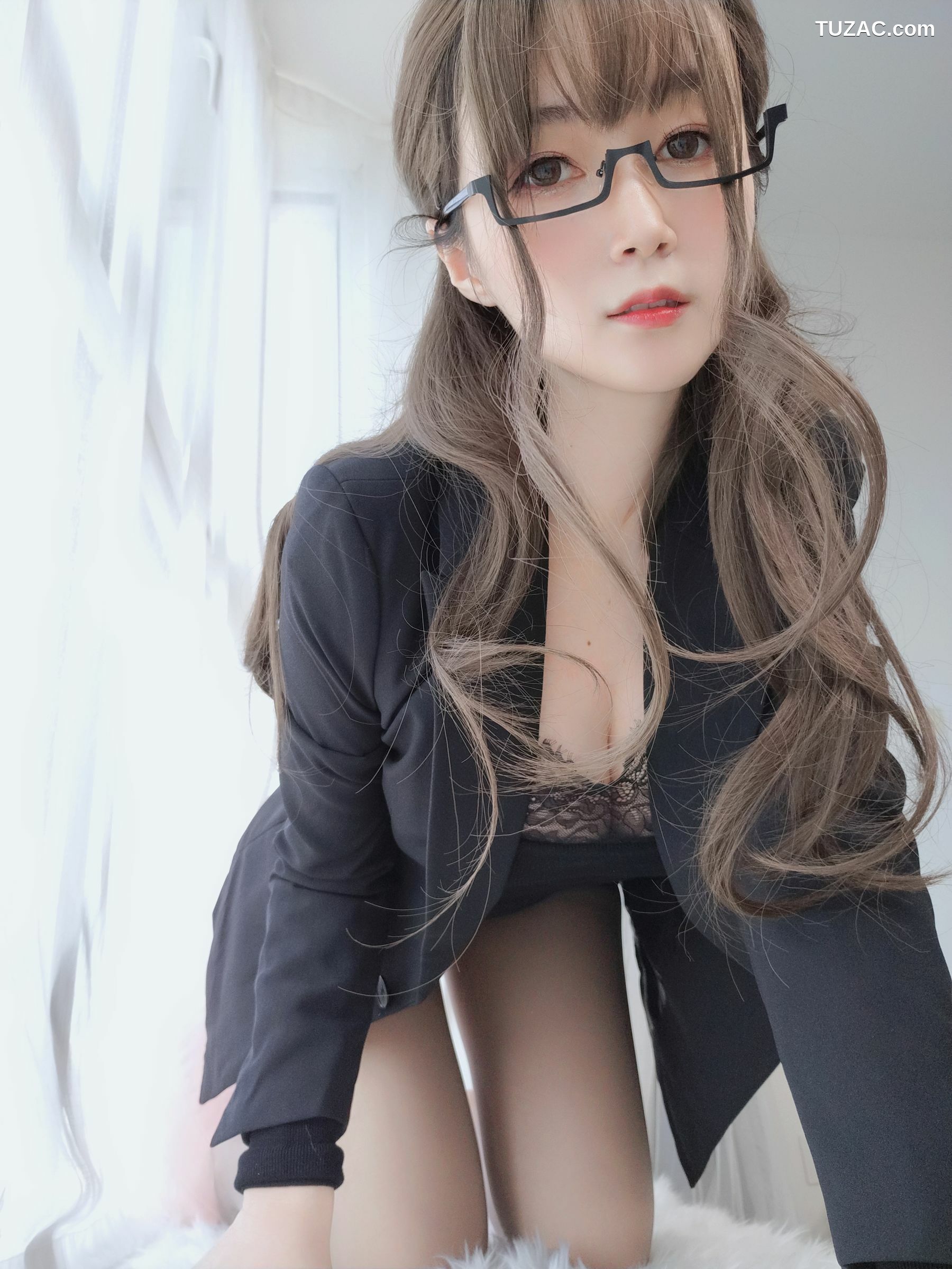 网络美女_Coser小姐姐白银81 - 黑西服