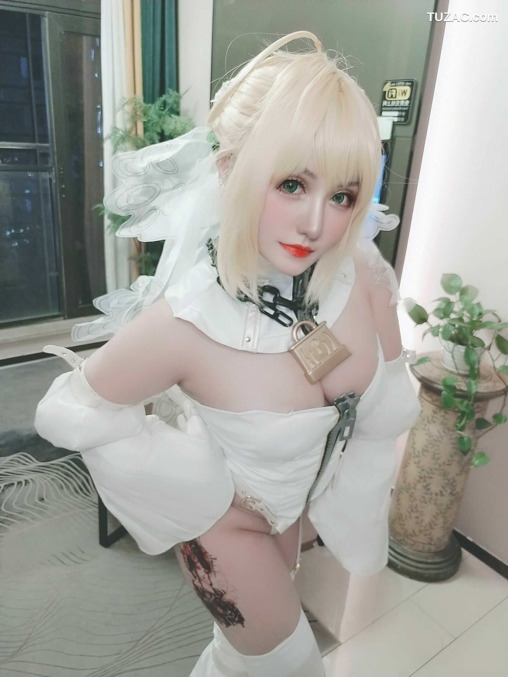 网络美女_夏鸽鸽不想起床 《尼禄花嫁》 写真集