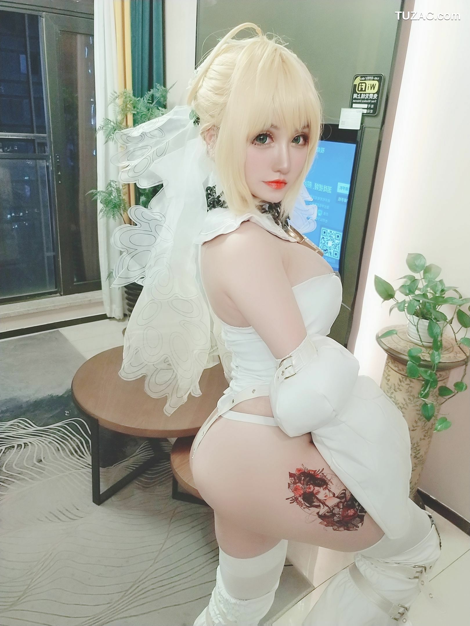 网络美女_夏鸽鸽不想起床 《尼禄花嫁》 写真集