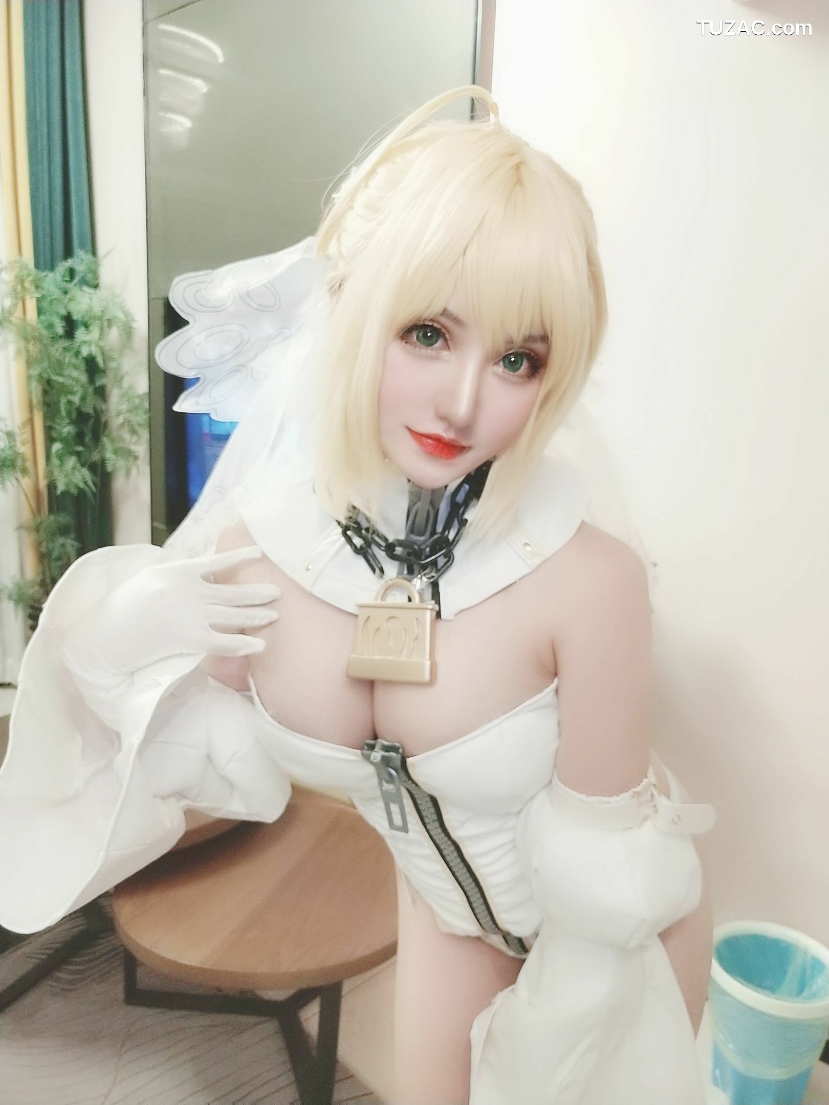 网络美女_夏鸽鸽不想起床 《尼禄花嫁》 写真集