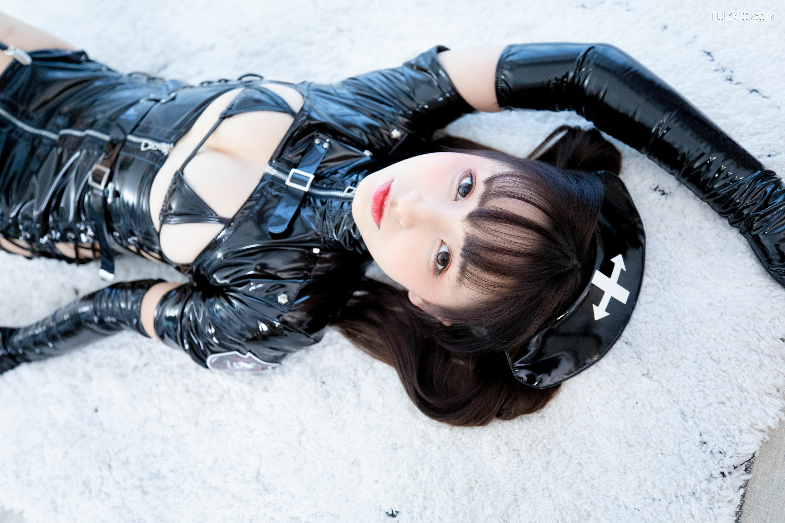 网络美女_神楽坂真冬 《暗黑护士 空気なし》 写真集
