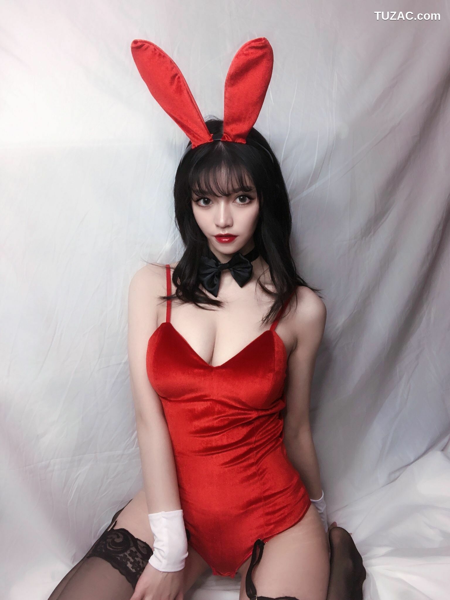网络美女_銘銘Kizami 《红丝绒兔女郎》 写真集