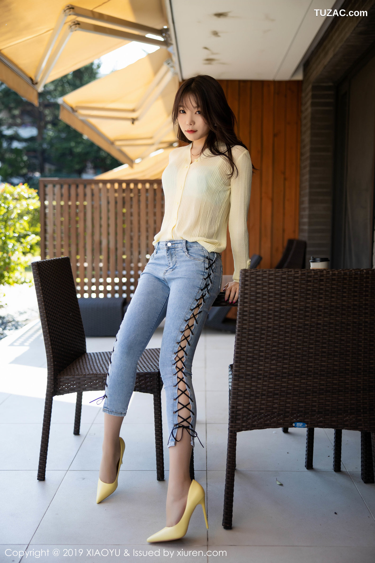 XiaoYu语画界-197-芝芝-《紧身牛仔裤下的美腿翘臀》-2019.11.20