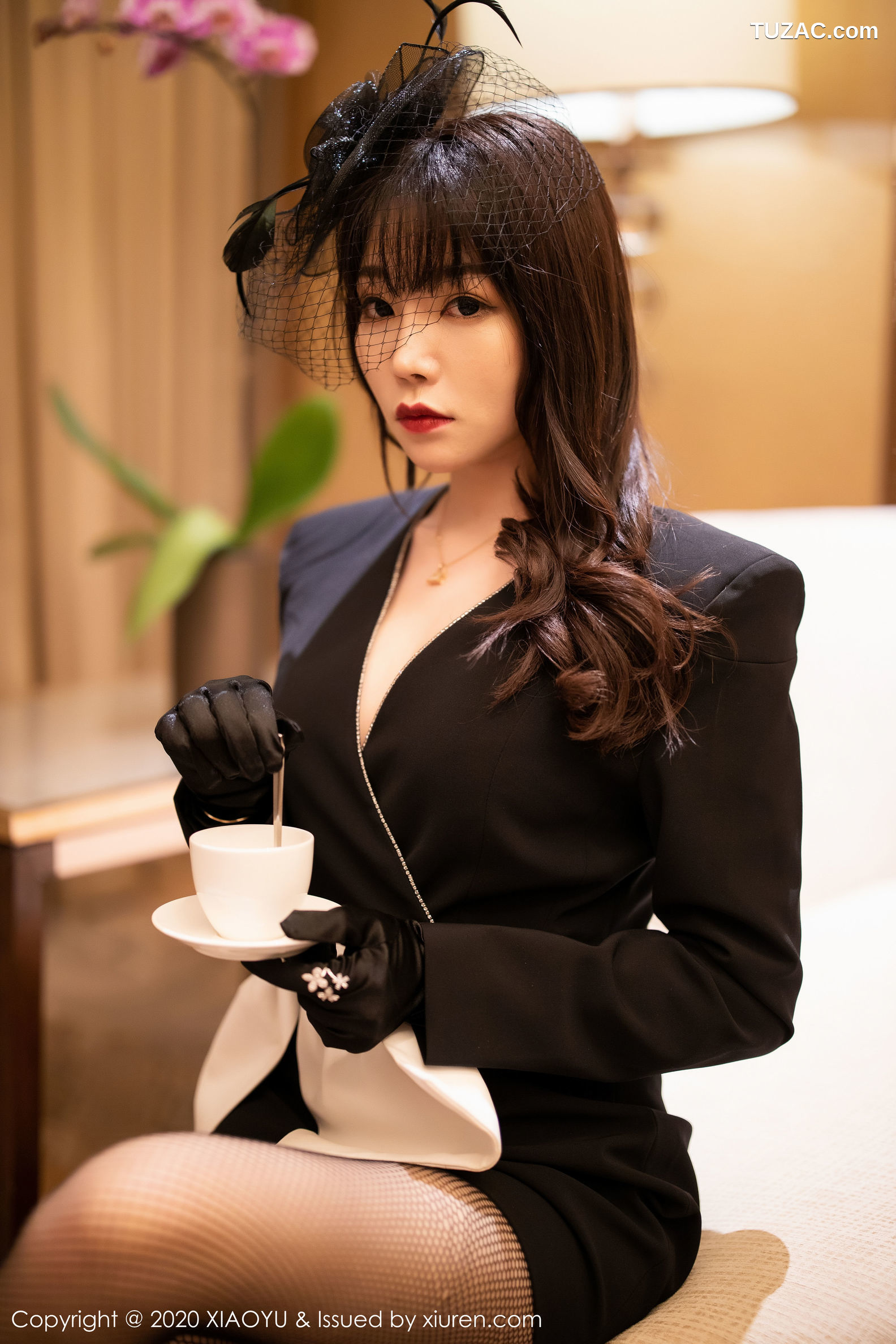 XiaoYu语画界-239-芝芝-《高贵典雅制服与魅惑网袜系列》-2020.01.19