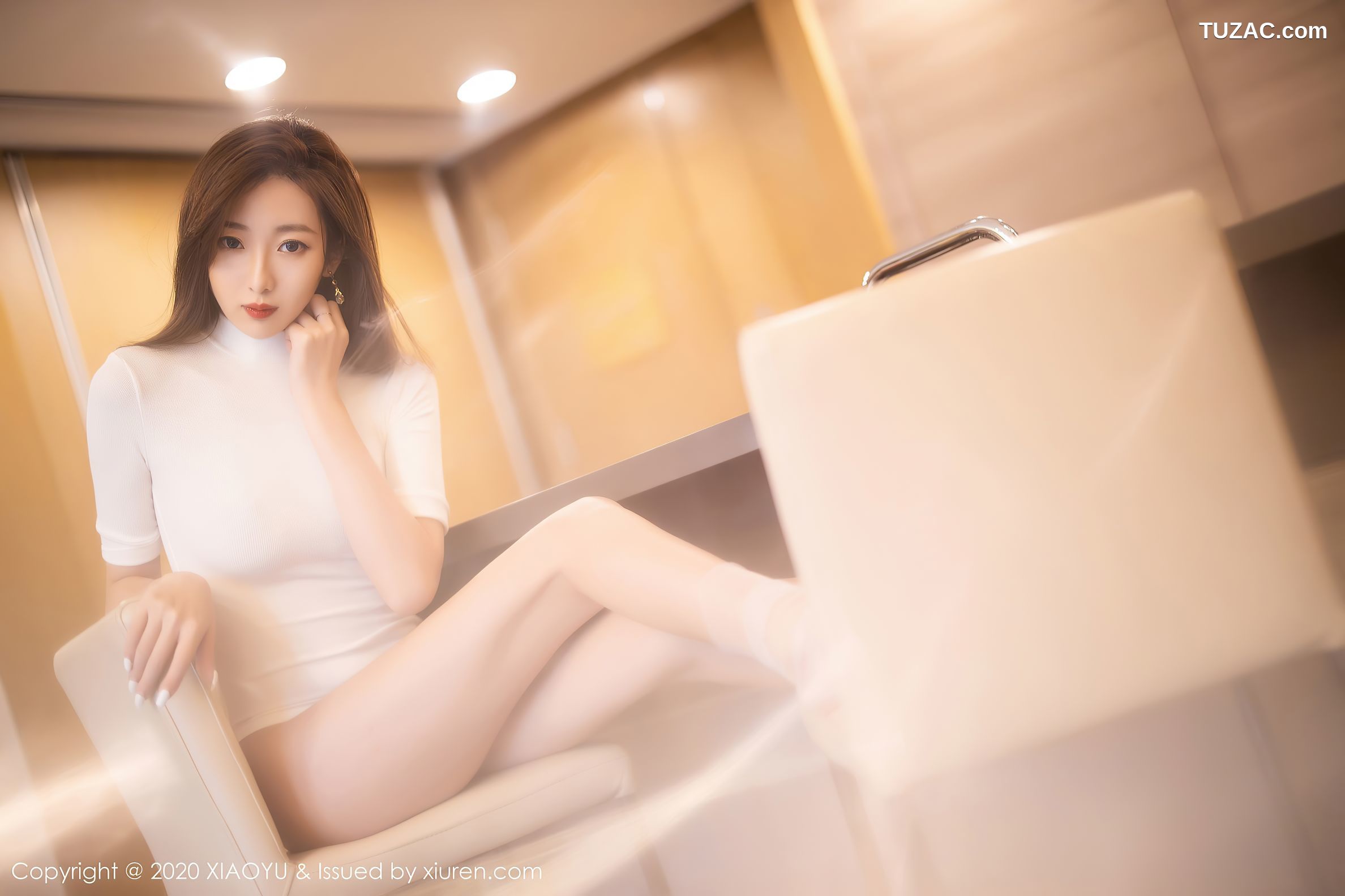 XiaoYu语画界-389-安琪Yee-《白色连体衣包裹曼妙有致娇躯》-2020.10.19