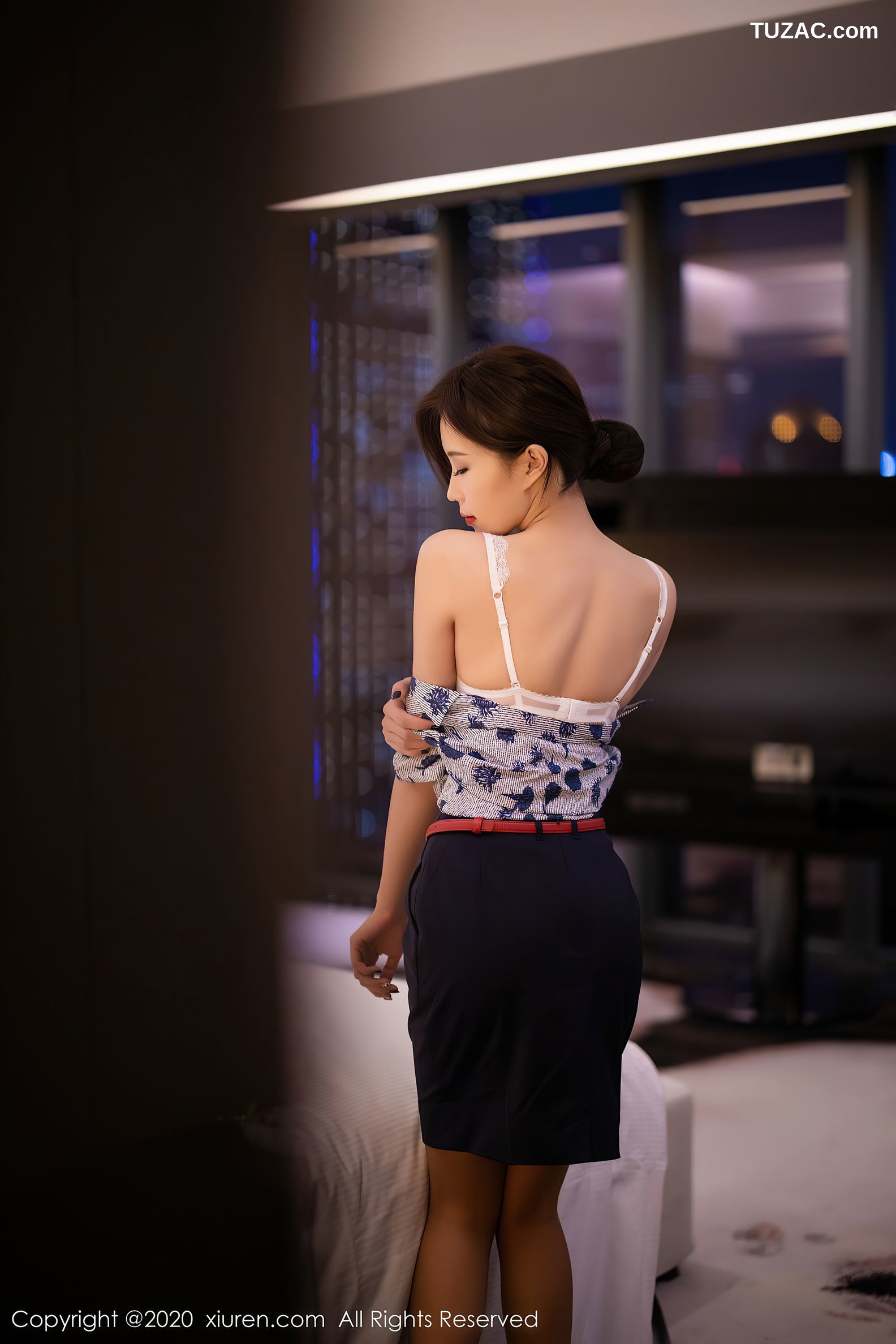 XiaoYu语画界-407-杨紫嫣-《黑丝美腿空乘制服系列》-2020.11.12