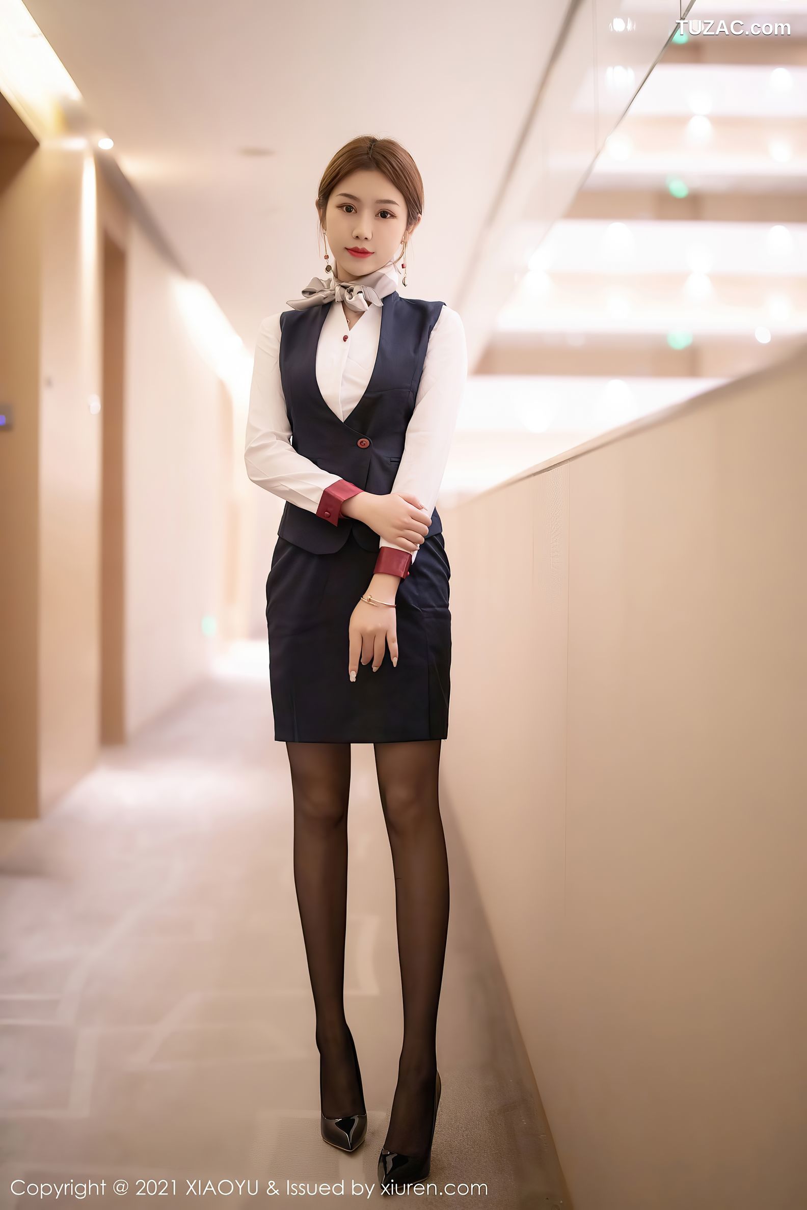 XiaoYu语画界-449-梦梵-经典空乘制服红色内衣蕾丝吊带袜-2021.01.12