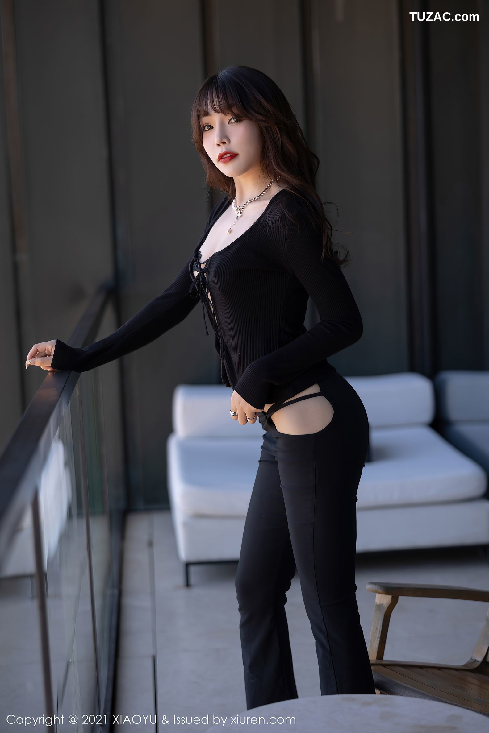 XiaoYu语画界-531-芝芝-青岛旅拍-镂空情趣内衣丁字裤-2021.05.19