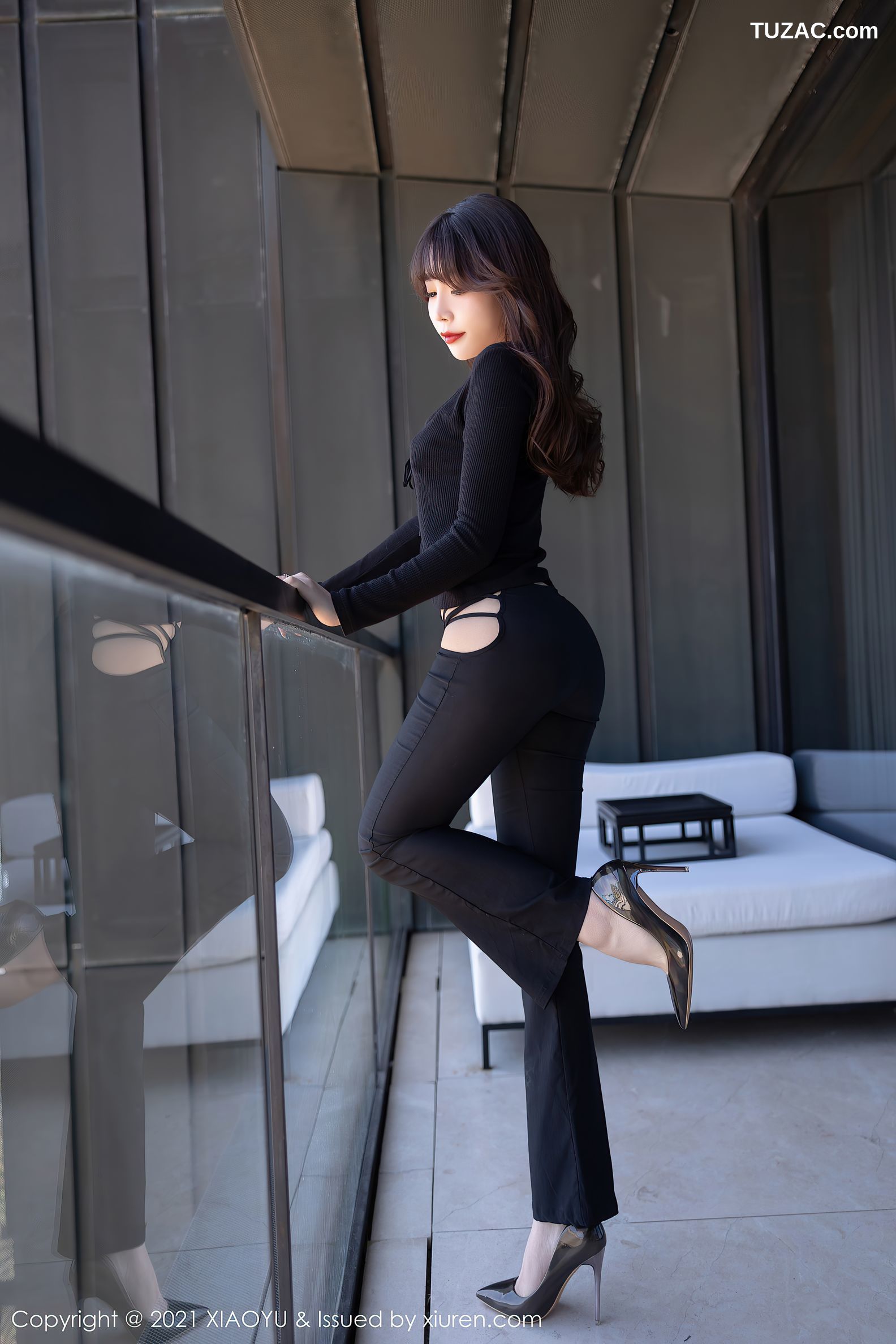 XiaoYu语画界-531-芝芝-青岛旅拍-镂空情趣内衣丁字裤-2021.05.19