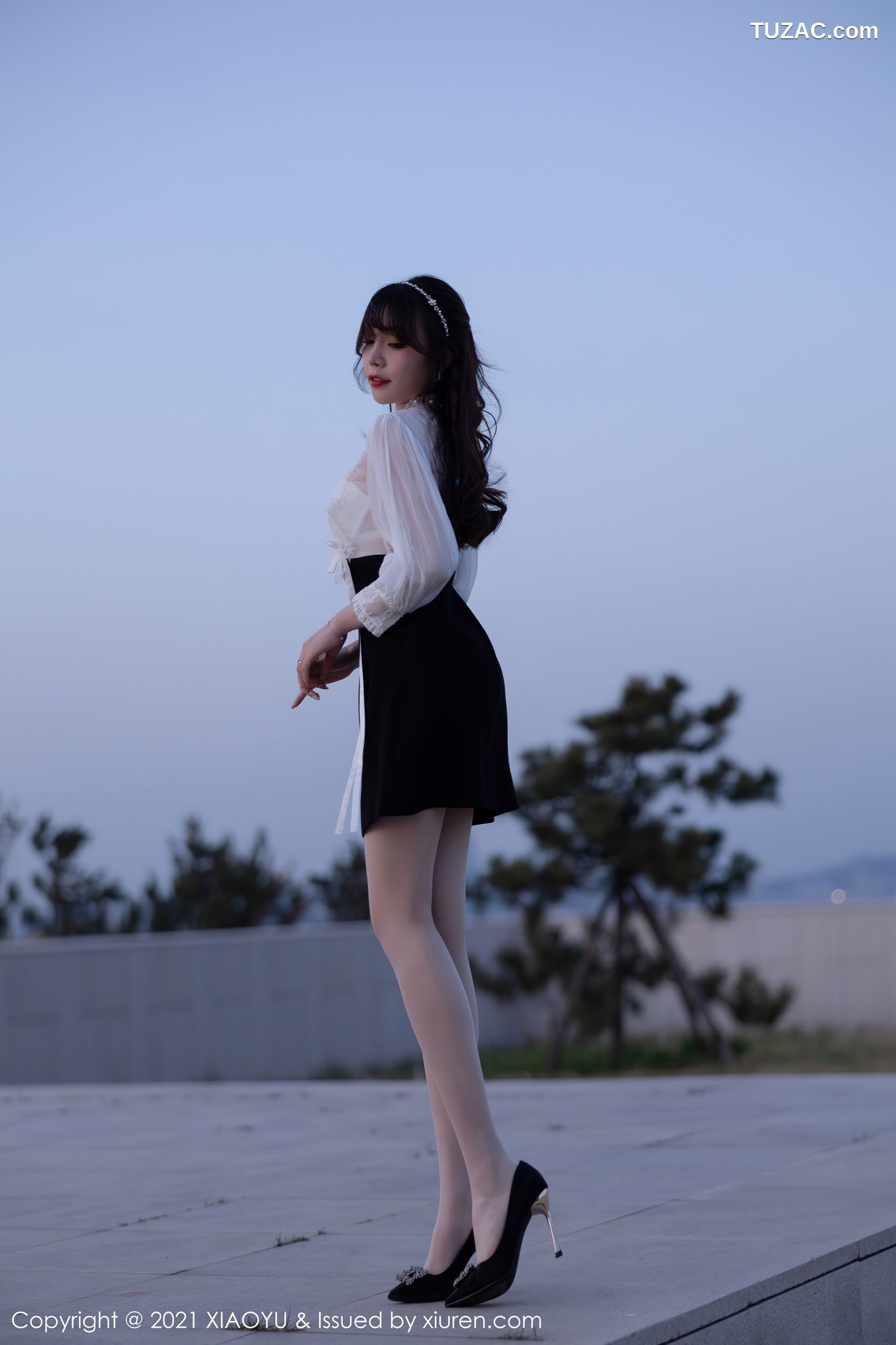 XiaoYu语画界-534-芝芝-青岛旅拍-白色内衣白丝裤袜-2021.05.24