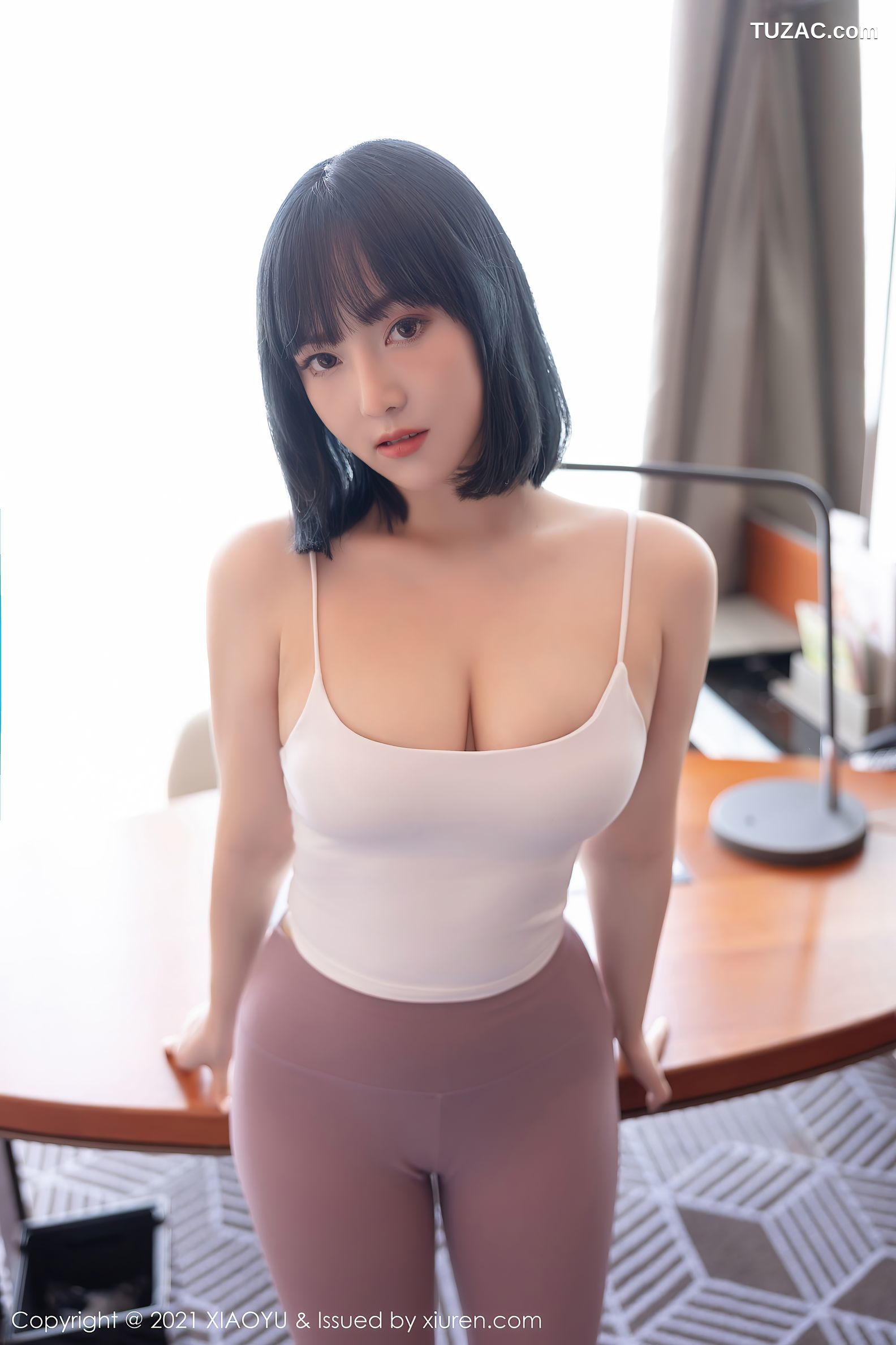 XiaoYu语画界-547-豆瓣酱-肉丝裤袜翘臀诱惑-2021.06.10
