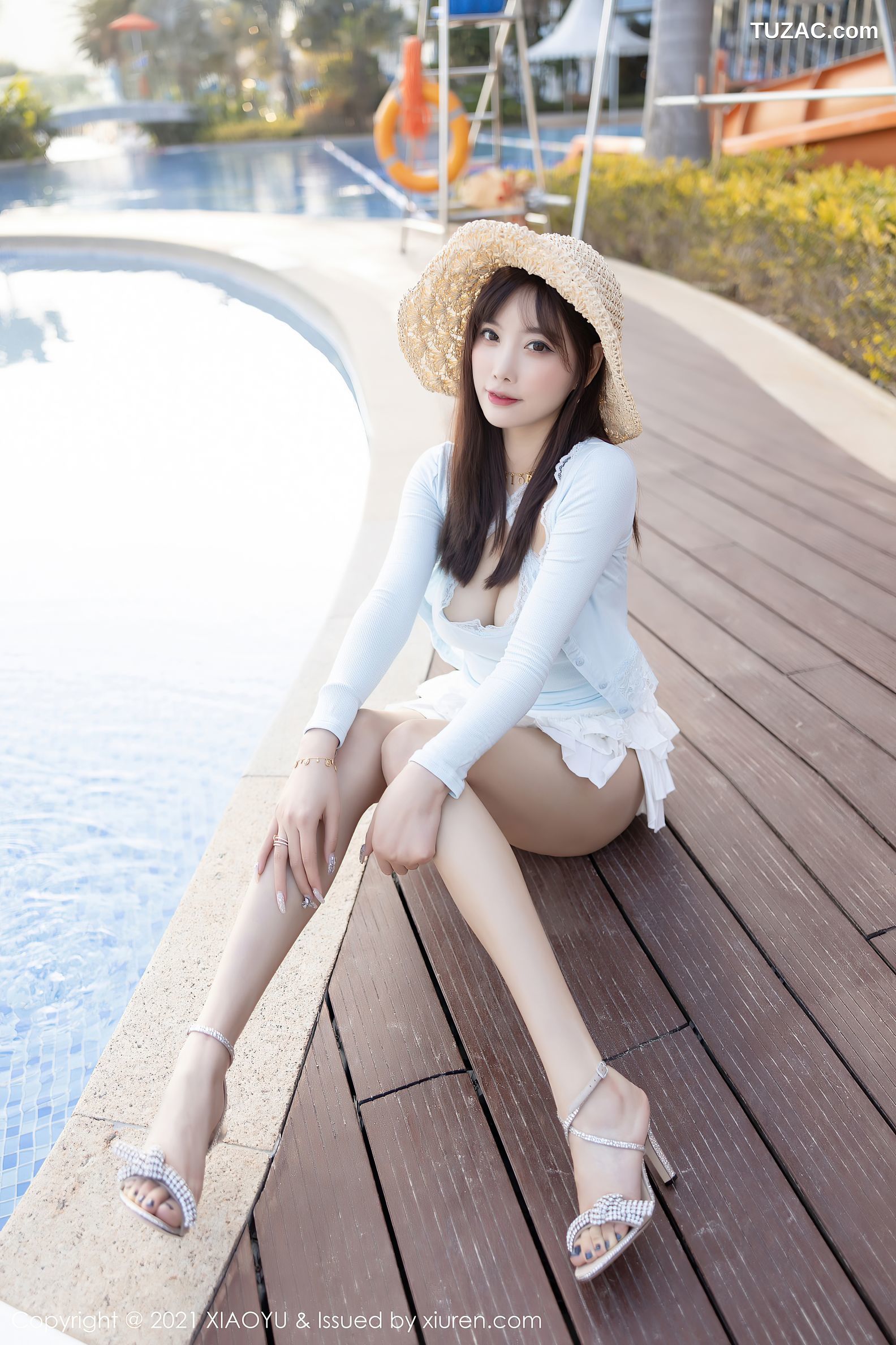 XiaoYu语画界-562-杨晨晨-海边沙滩性感低胸服饰超短裙-2021.07.02