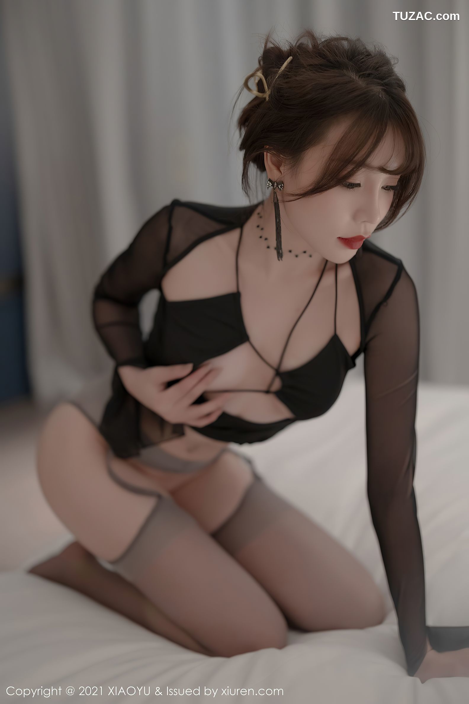 XiaoYu语画界-581-芝芝-森系朦胧主题黑色服饰黑丝吊带袜-2021.07.29