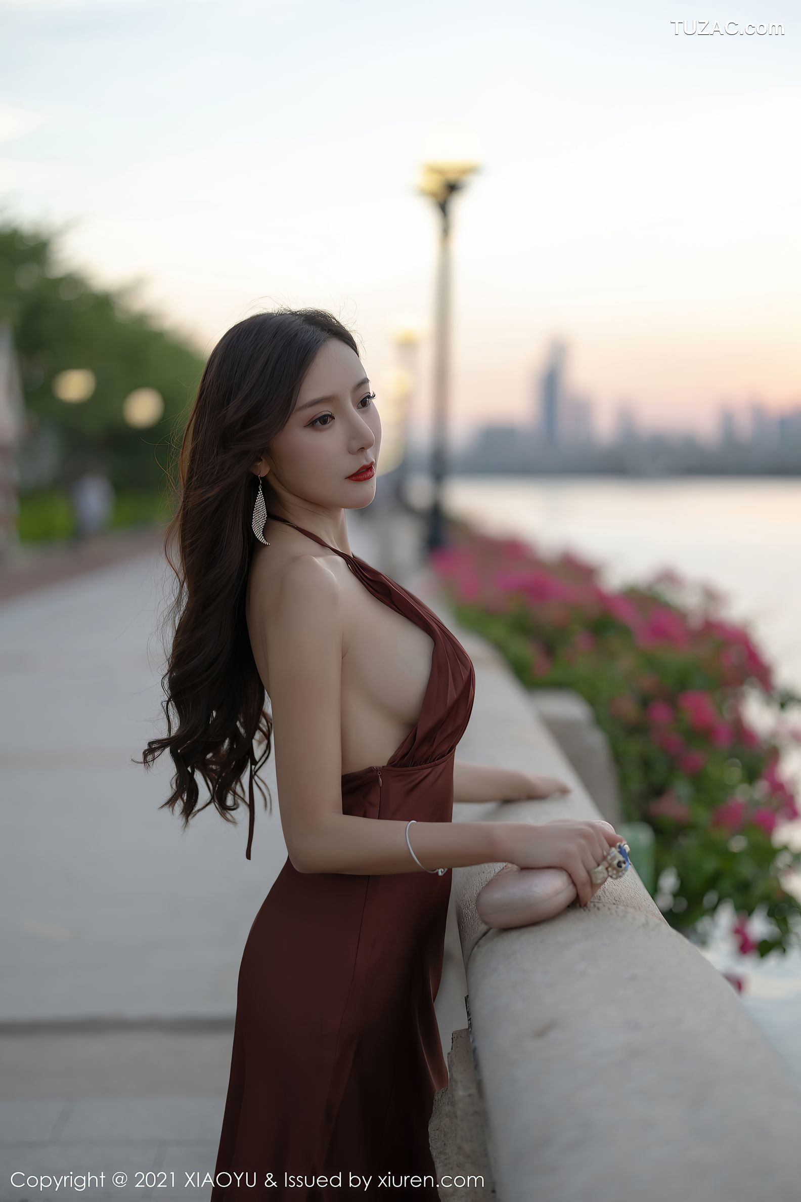 XiaoYu语画界-590-王馨瑶-轻透香槟色吊带裙肉丝-2021.08.11