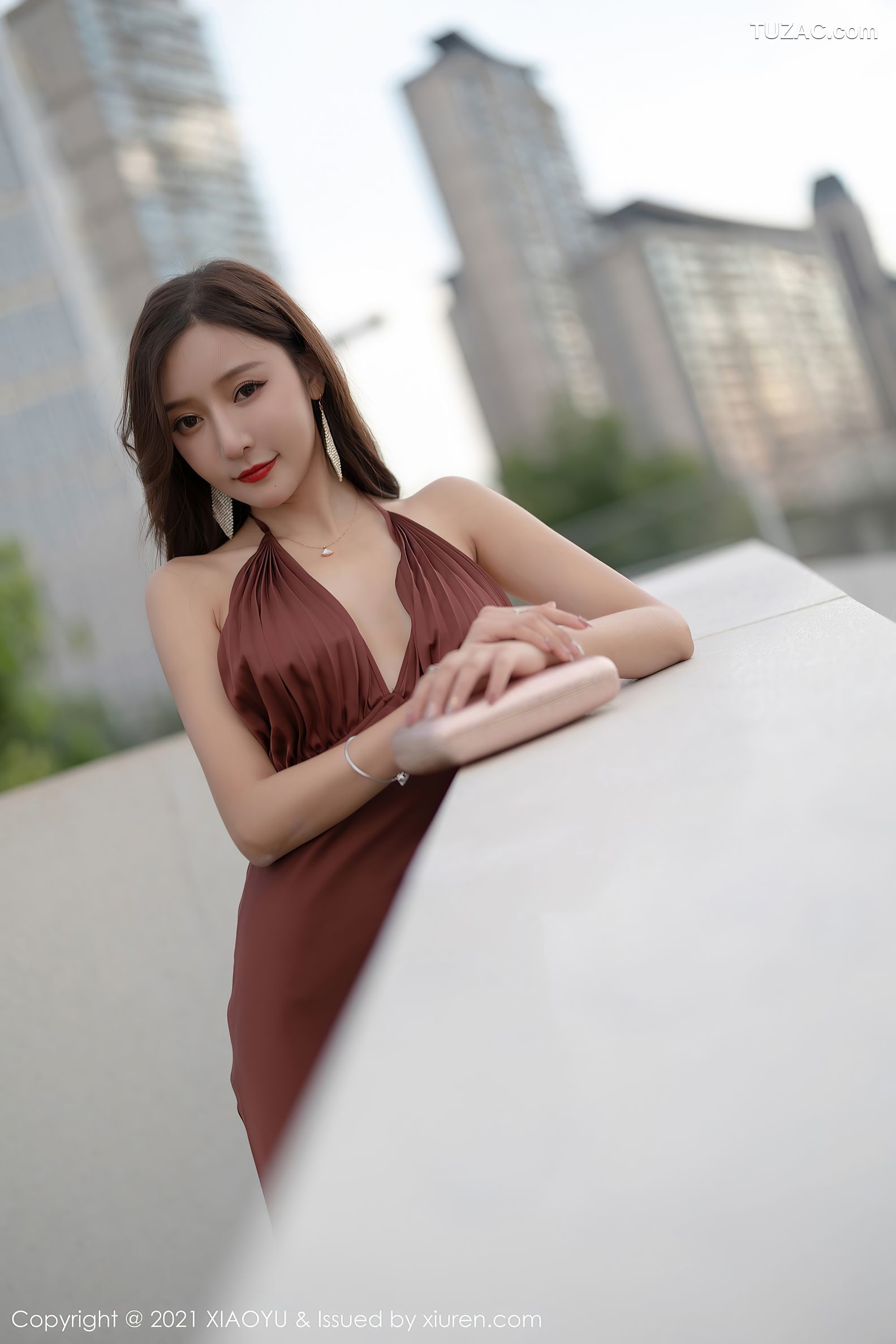 XiaoYu语画界-590-王馨瑶-轻透香槟色吊带裙肉丝-2021.08.11