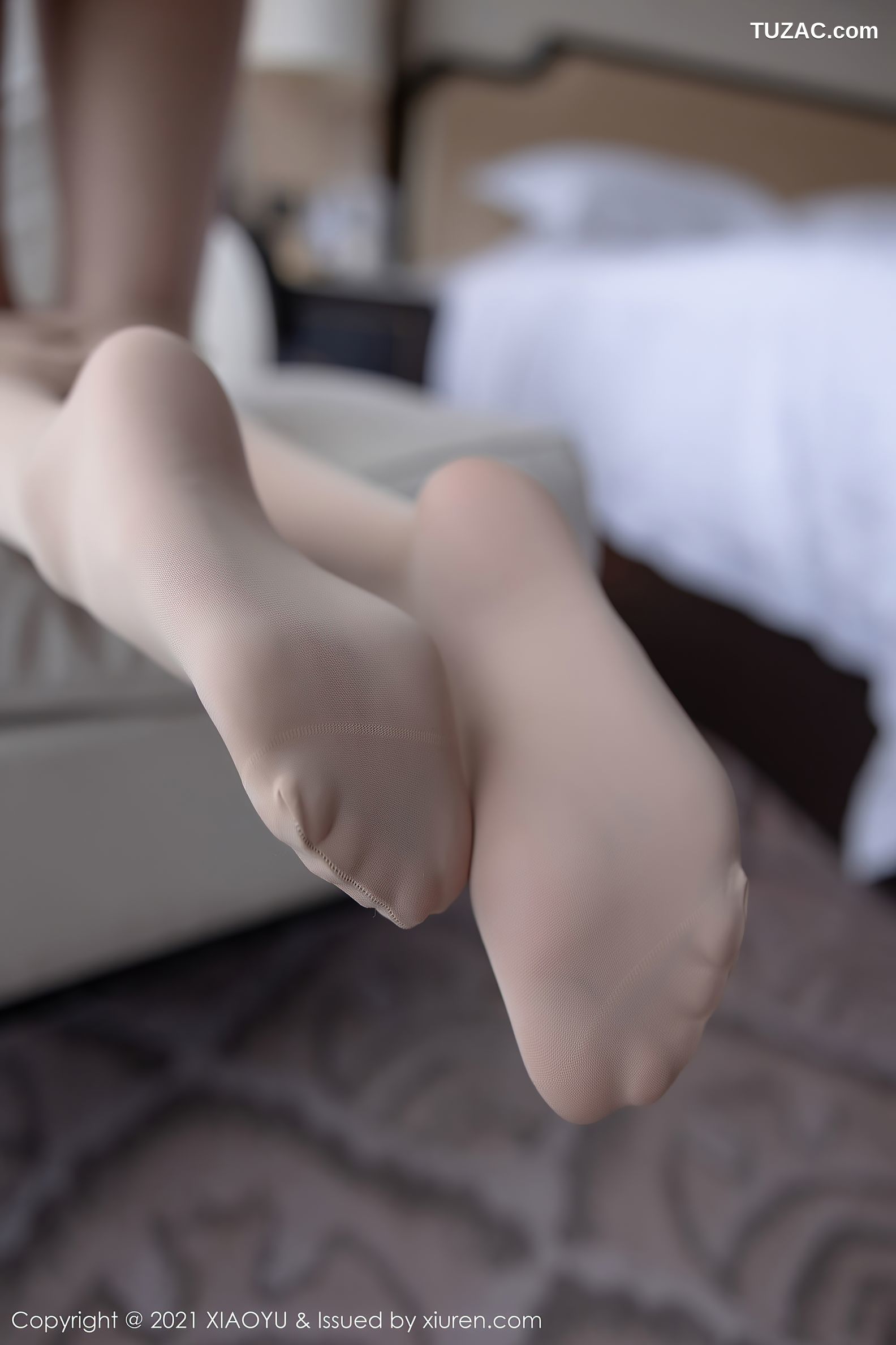 XiaoYu语画界-620-程程程-白色缕空服饰超薄肉丝裤袜-2021.09.23