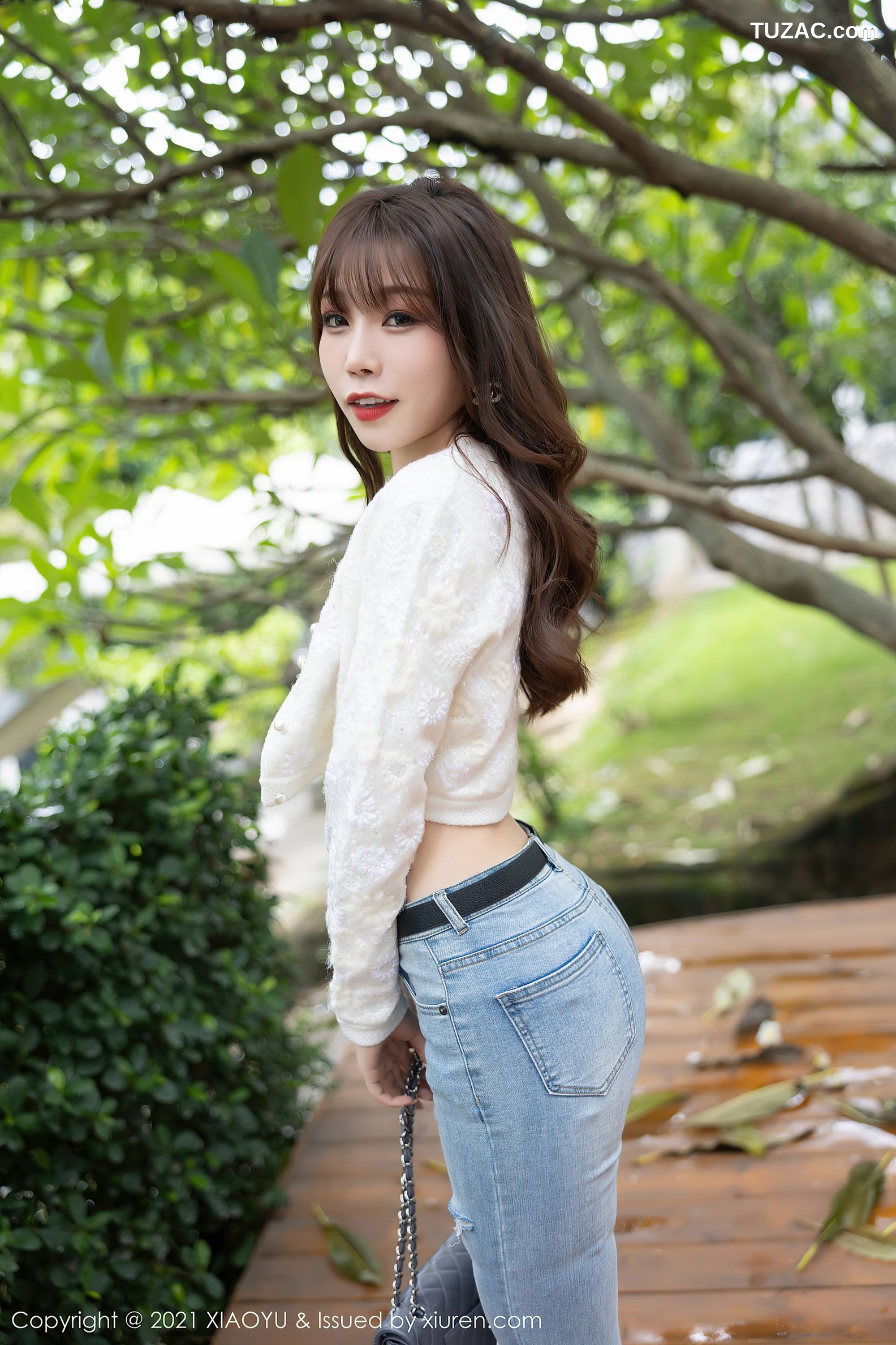 XiaoYu语画界-627-芝芝Booty-牛仔裤情趣内衣白丝吊带袜-2021.10.08