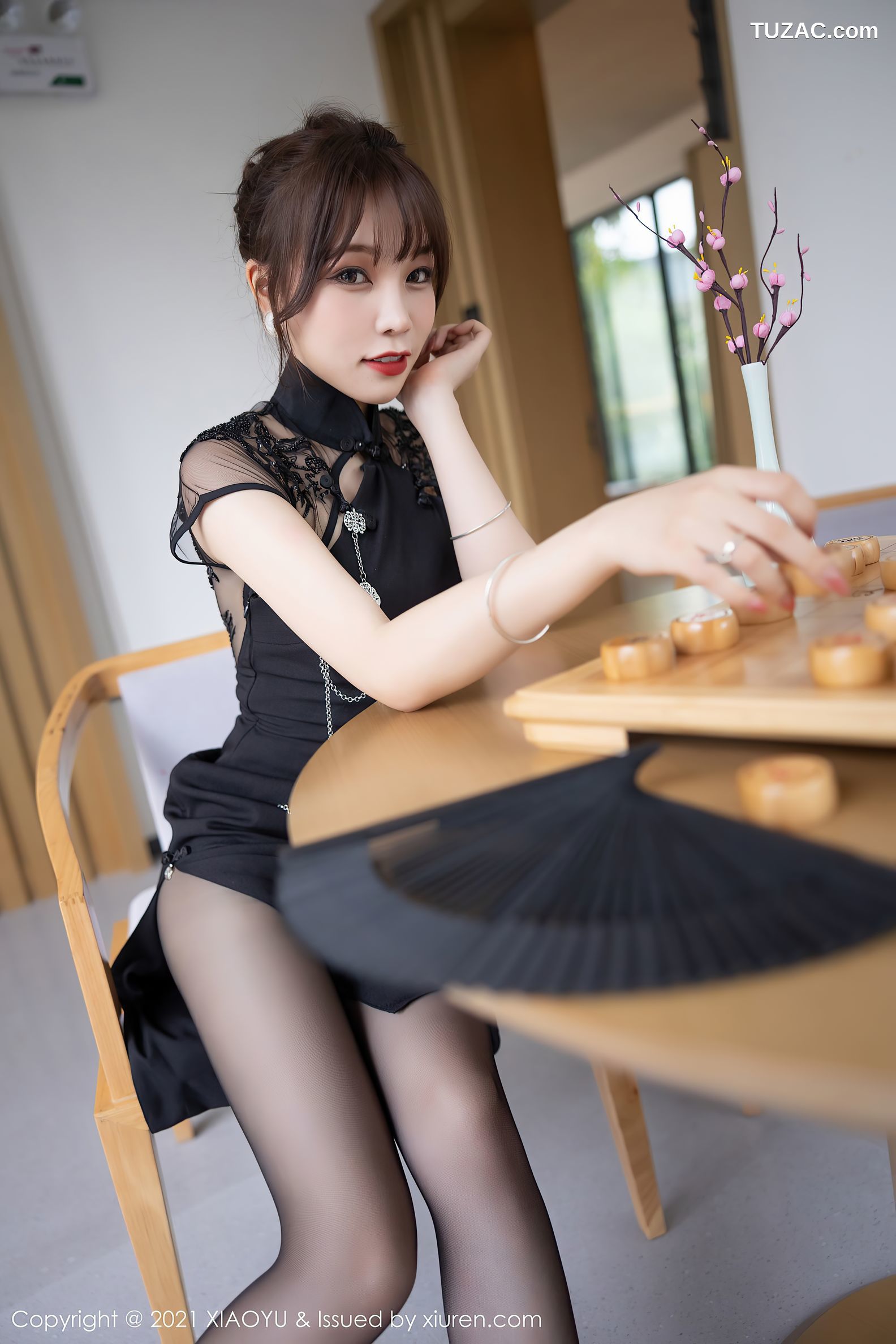 XiaoYu语画界-629-芝芝Booty-古韵旗袍超薄黑丝-2021.10.11