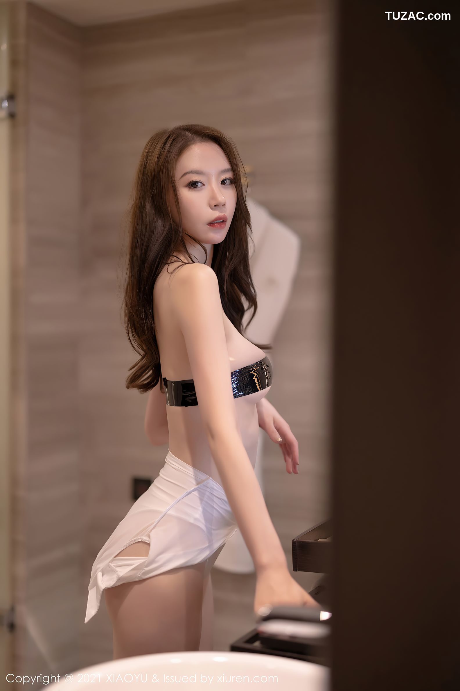 XiaoYu语画界-666-梦心月-白色高叉连体衣豪乳遮点-2021.12.01