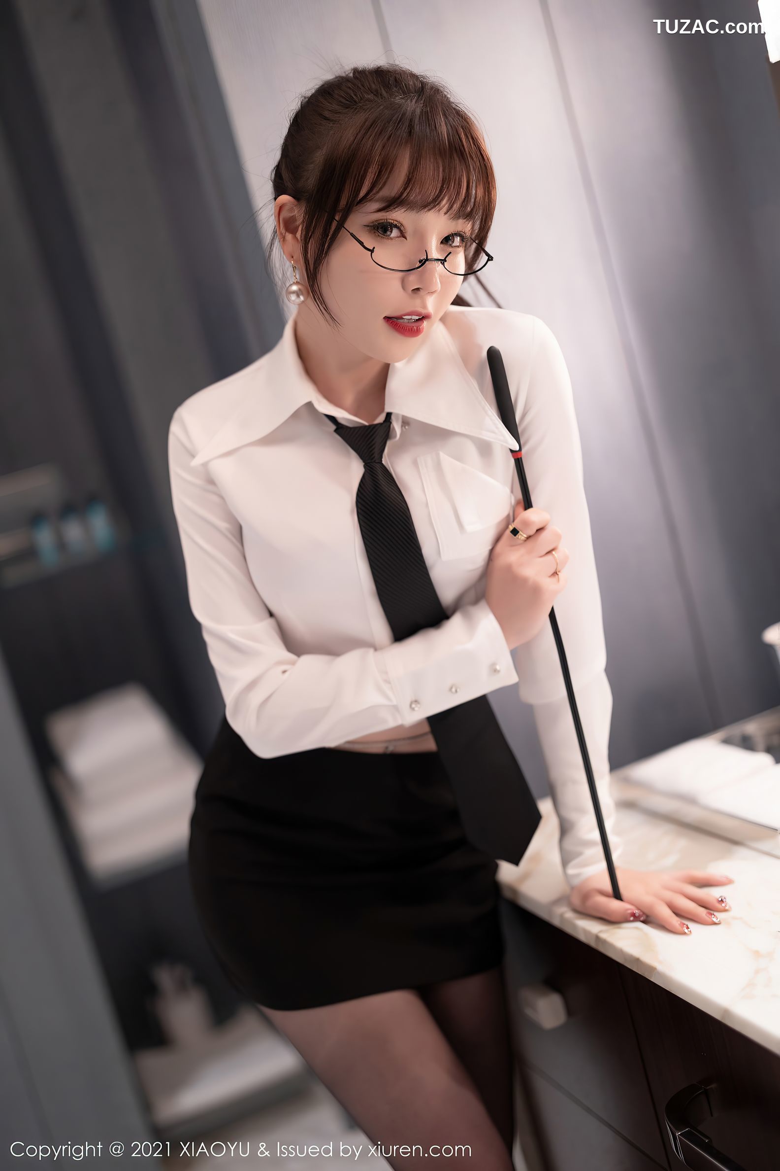 XiaoYu语画界-684-芝芝Booty-教师角色主题白衬衫超薄黑丝-2021.12.27