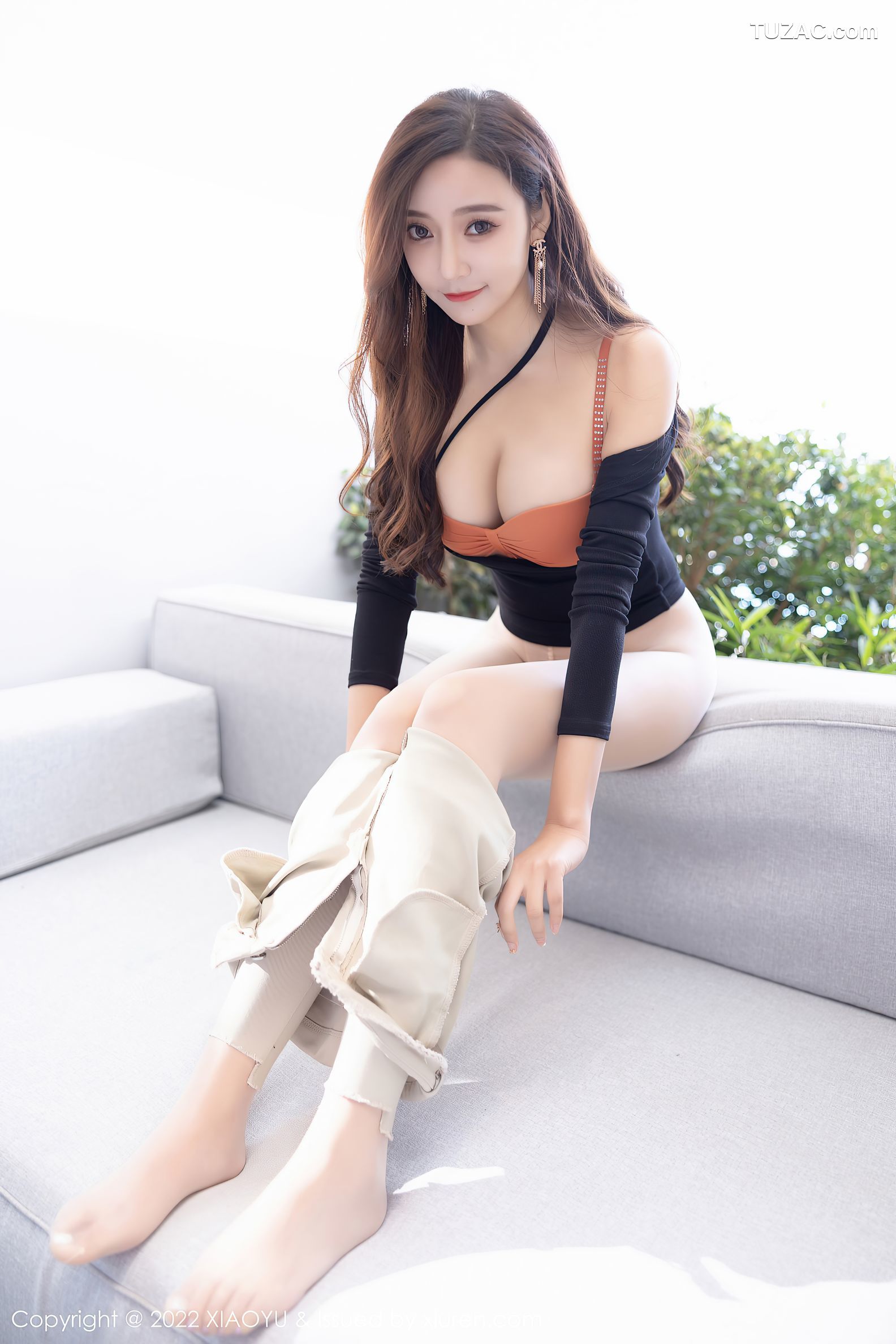 XiaoYu语画界-762-王馨瑶Yanni-惠州旅拍户外橙色内衣原色丝袜-2022.04.21