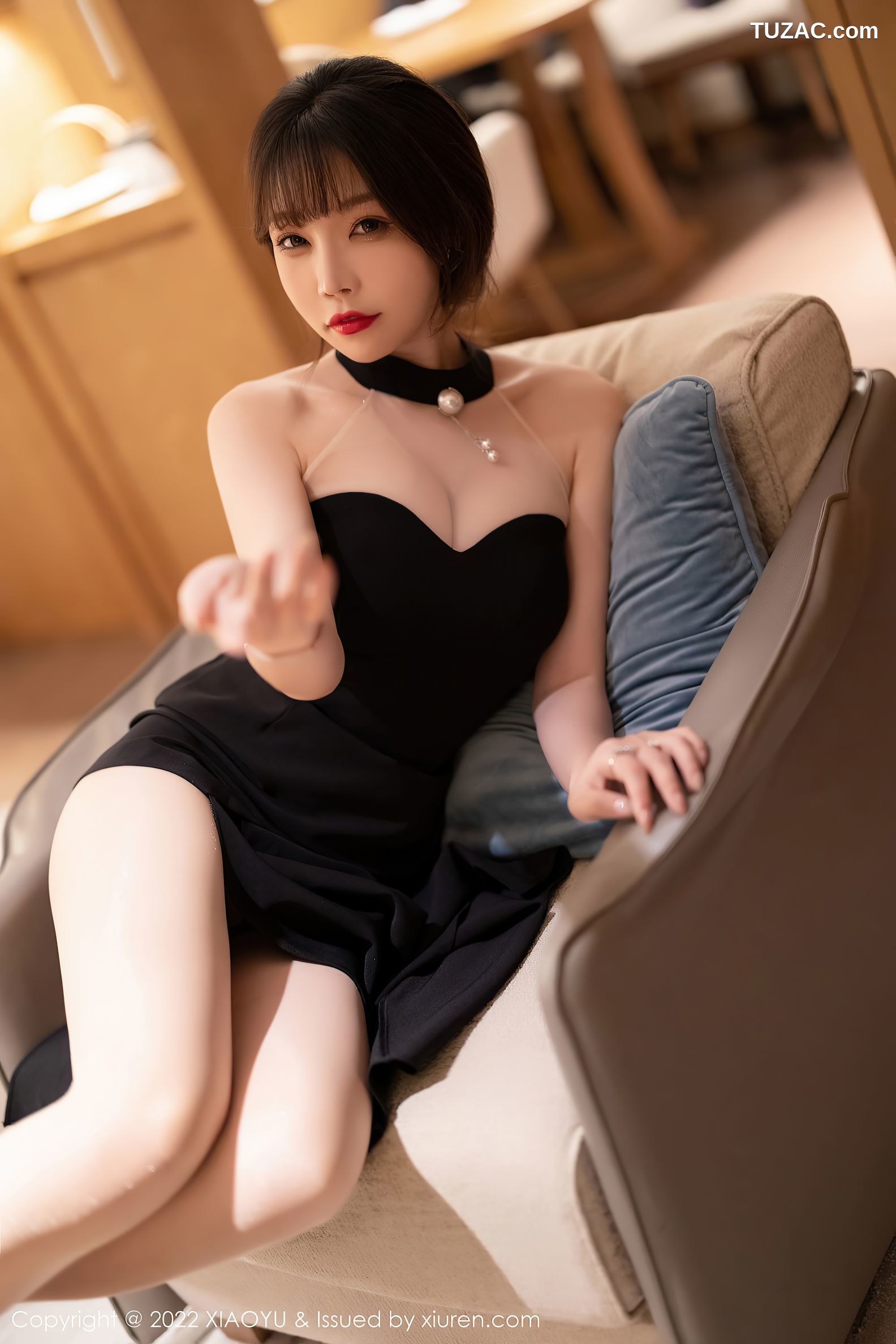 XiaoYu语画界-765-芝芝Booty-黑色肩服饰超薄肉丝-2022.04.26