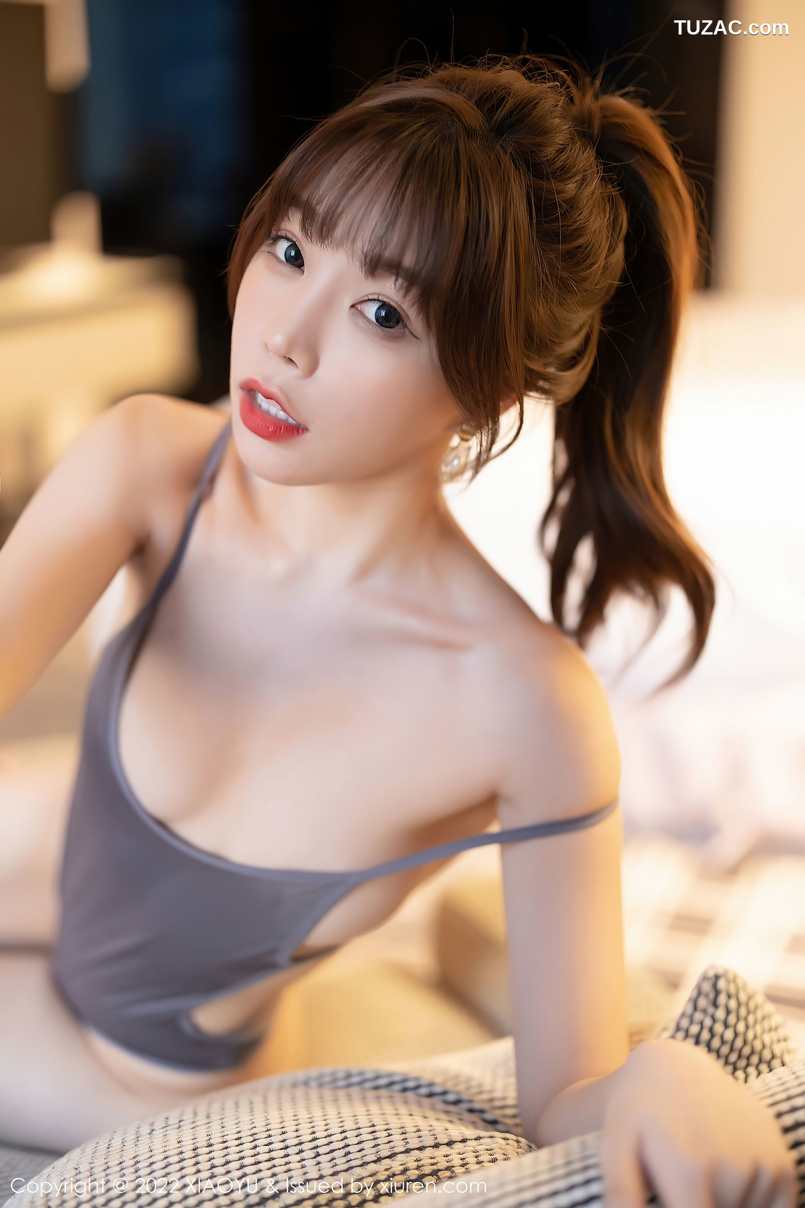 XiaoYu语画界-805-芝芝-灰色高叉连体衣灰色丝袜-2022.06.23