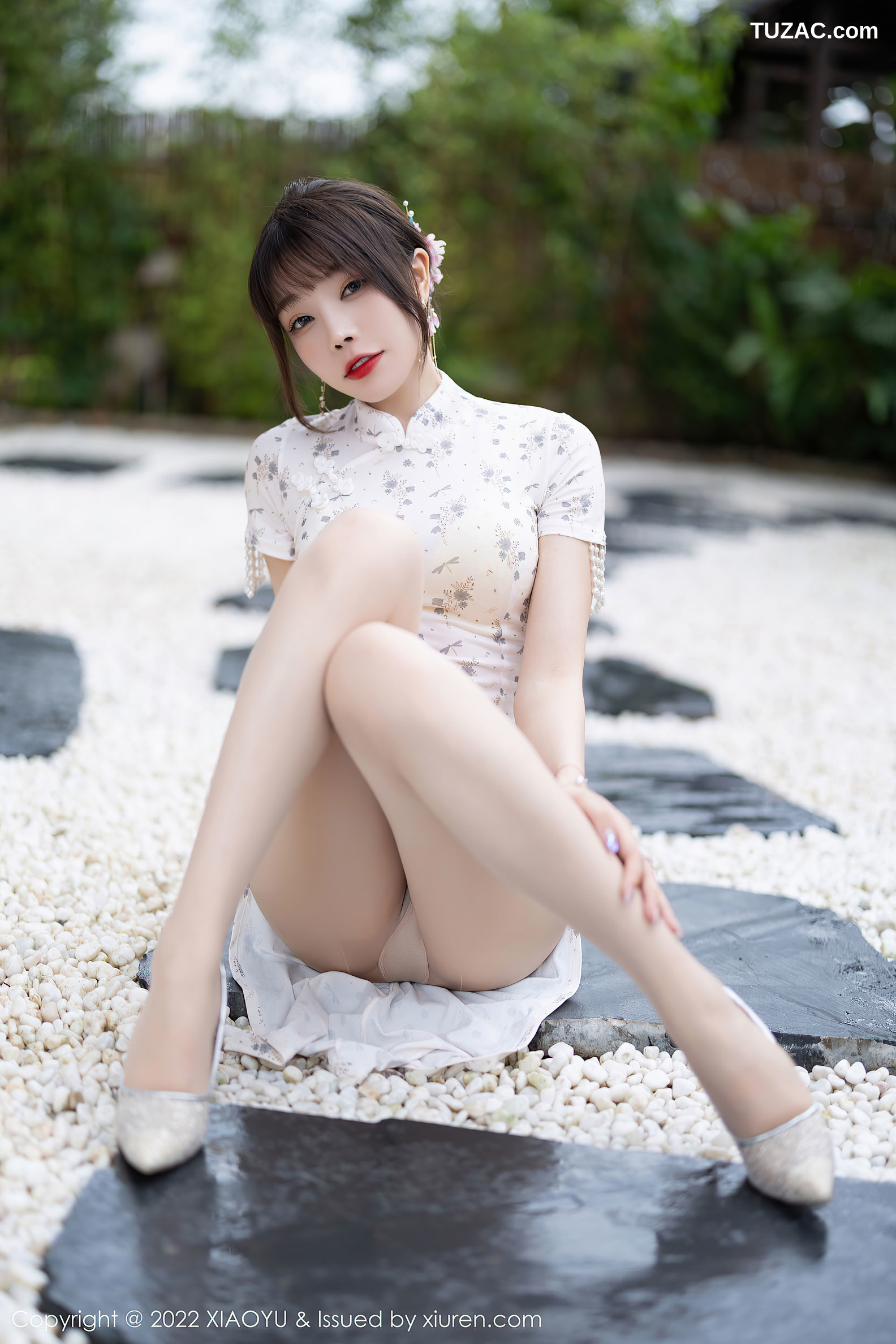 XiaoYu语画界-838-徐莉芝Booty-户外浅色旗袍-白色网纱服饰-2022.08.09