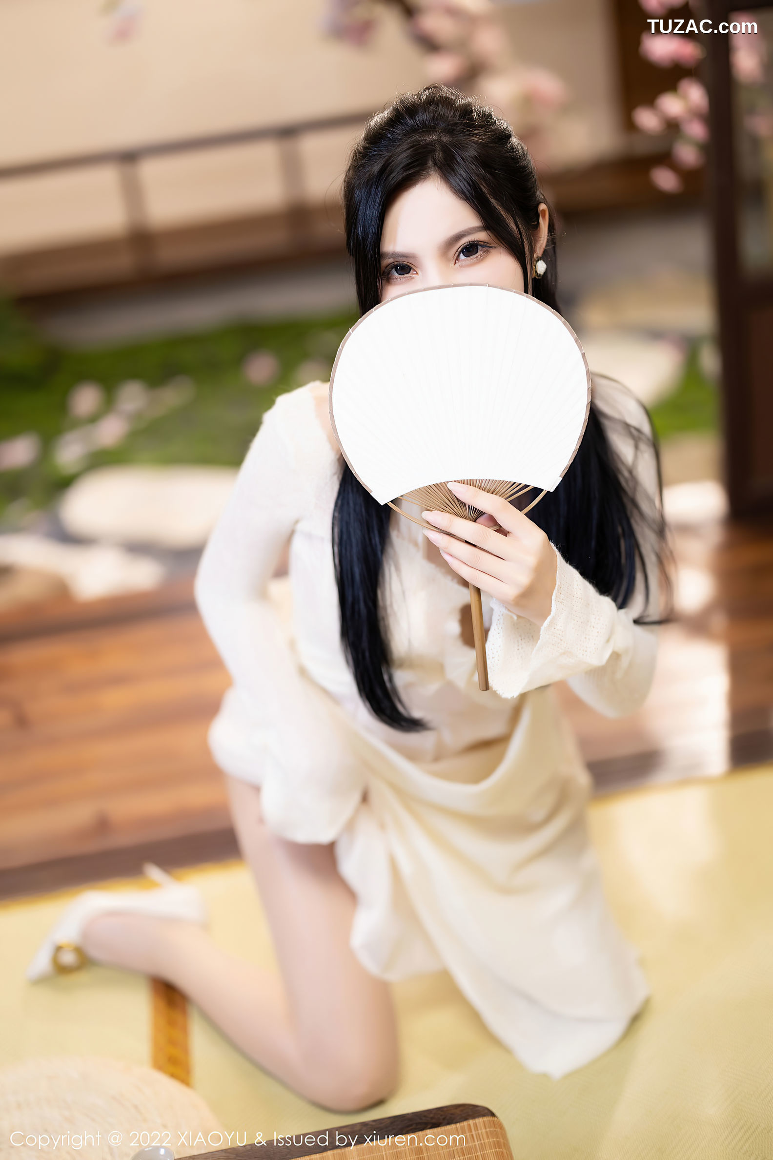 XiaoYu语画界-869-小蛮妖Yummy-杭州旅拍白色连衣裙原色丝袜-2022.09.22