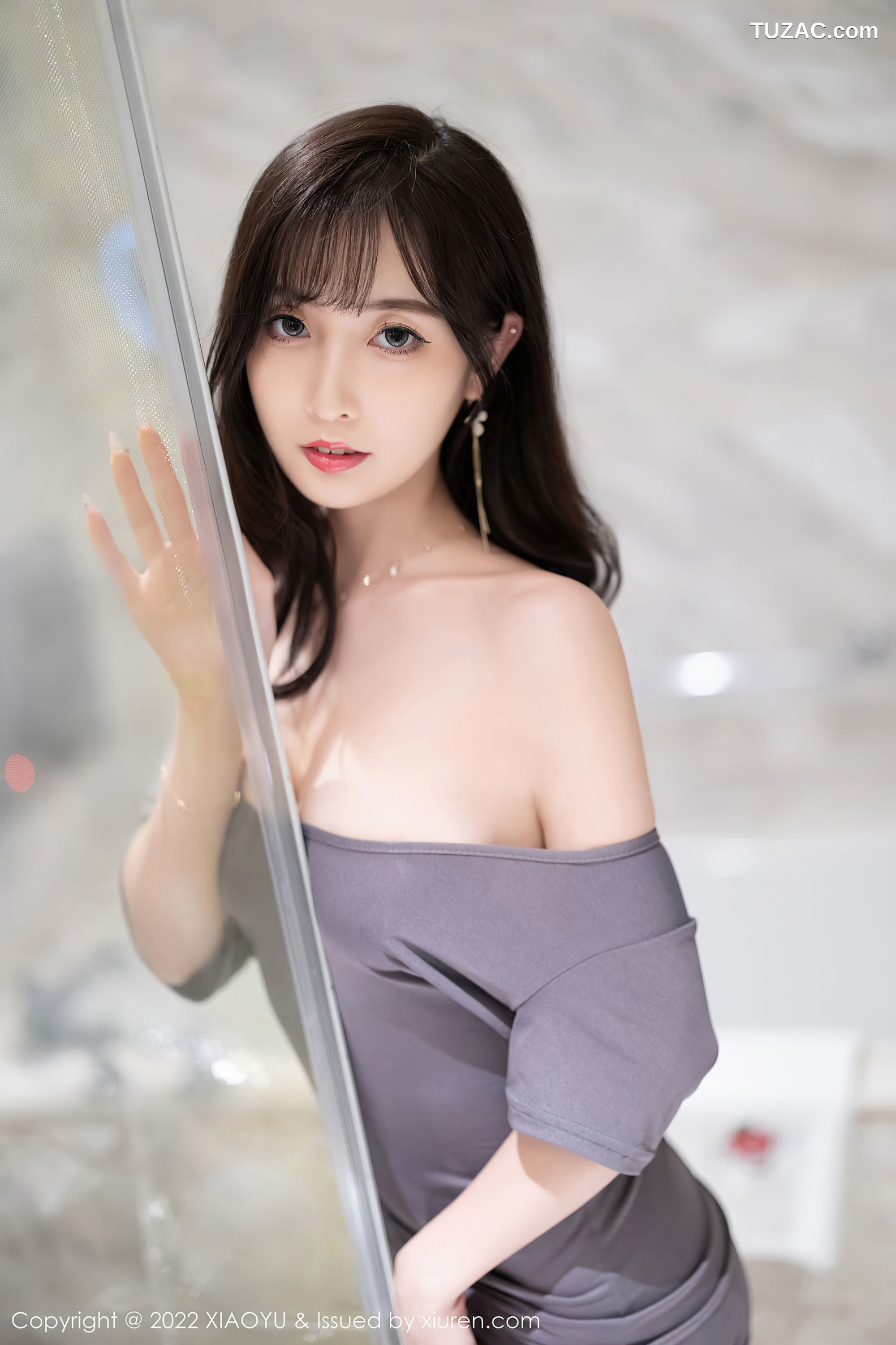 XiaoYu语画界-871-林星阑-露肩灰色连衣短裙黑丝袜-2022.09.26