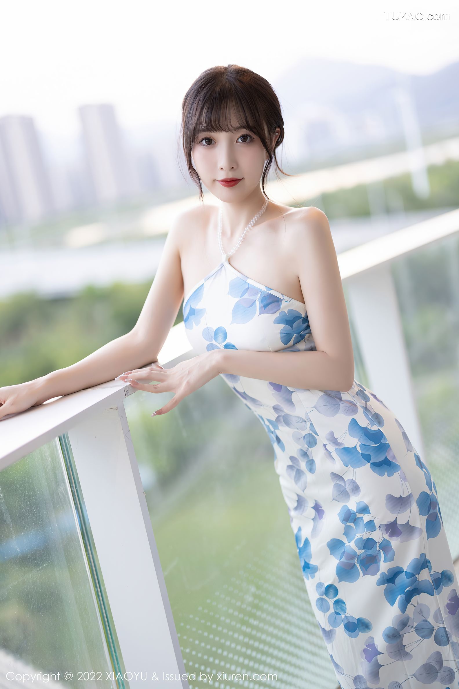 XiaoYu语画界-877-林星阑-露肩蓝印花连衣裙白丝袜-2022.10.09