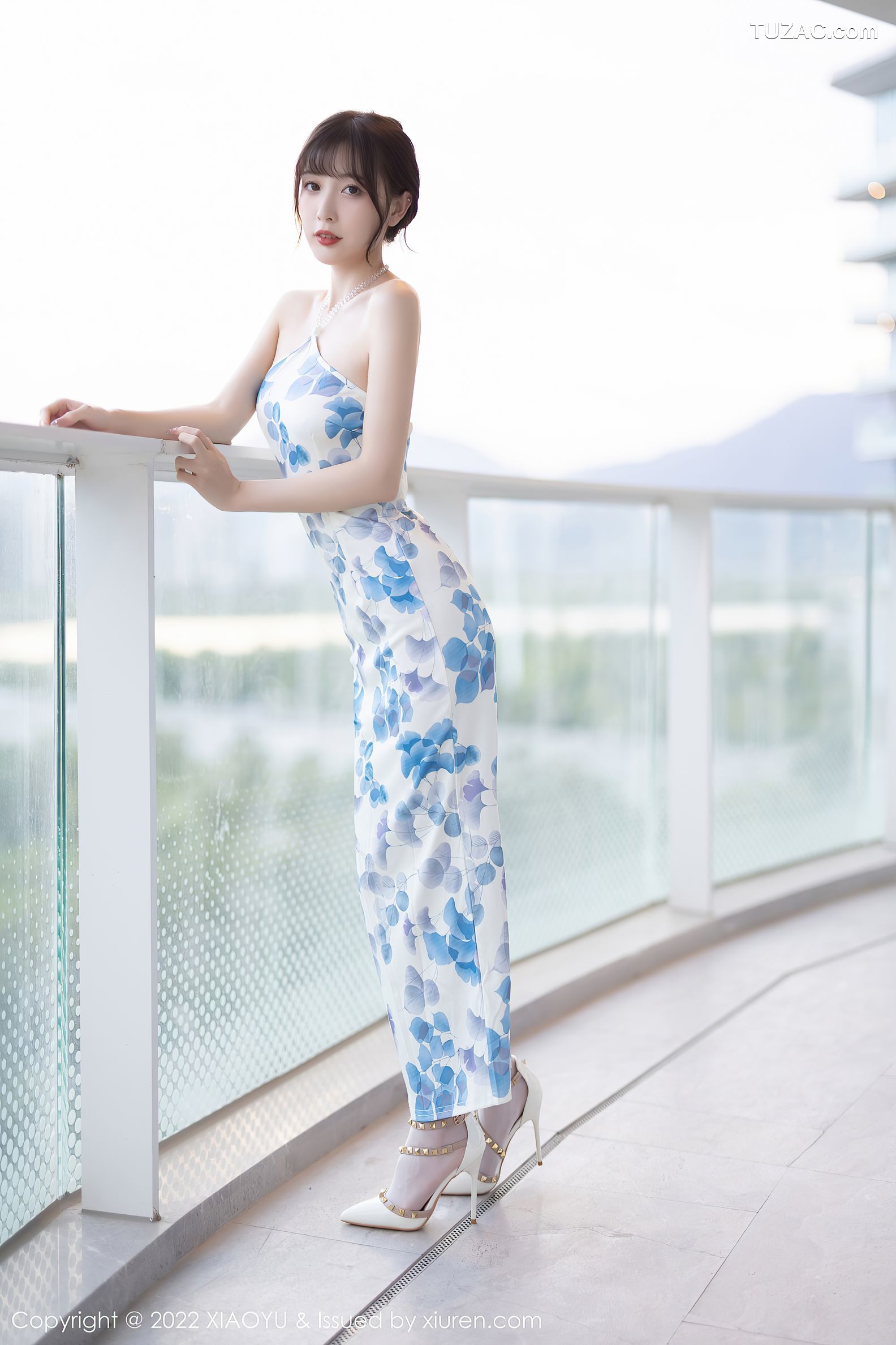 XiaoYu语画界-877-林星阑-露肩蓝印花连衣裙白丝袜-2022.10.09