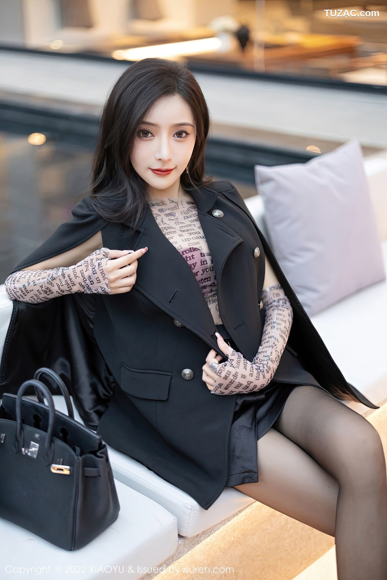 XiaoYu语画界-916-王馨瑶Yanni-轻透服饰超薄黑丝-2022.12.01