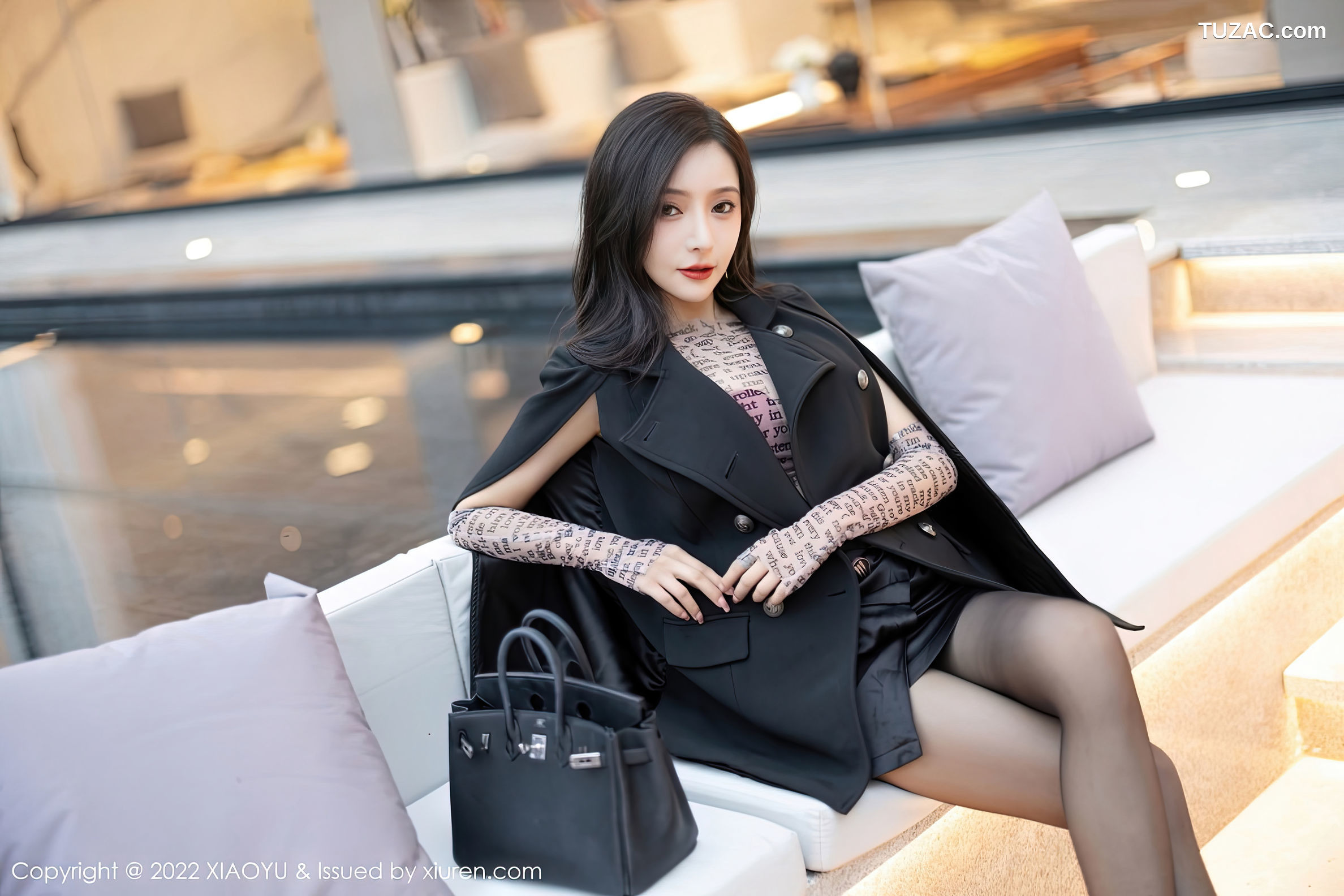 XiaoYu语画界-916-王馨瑶Yanni-轻透服饰超薄黑丝-2022.12.01
