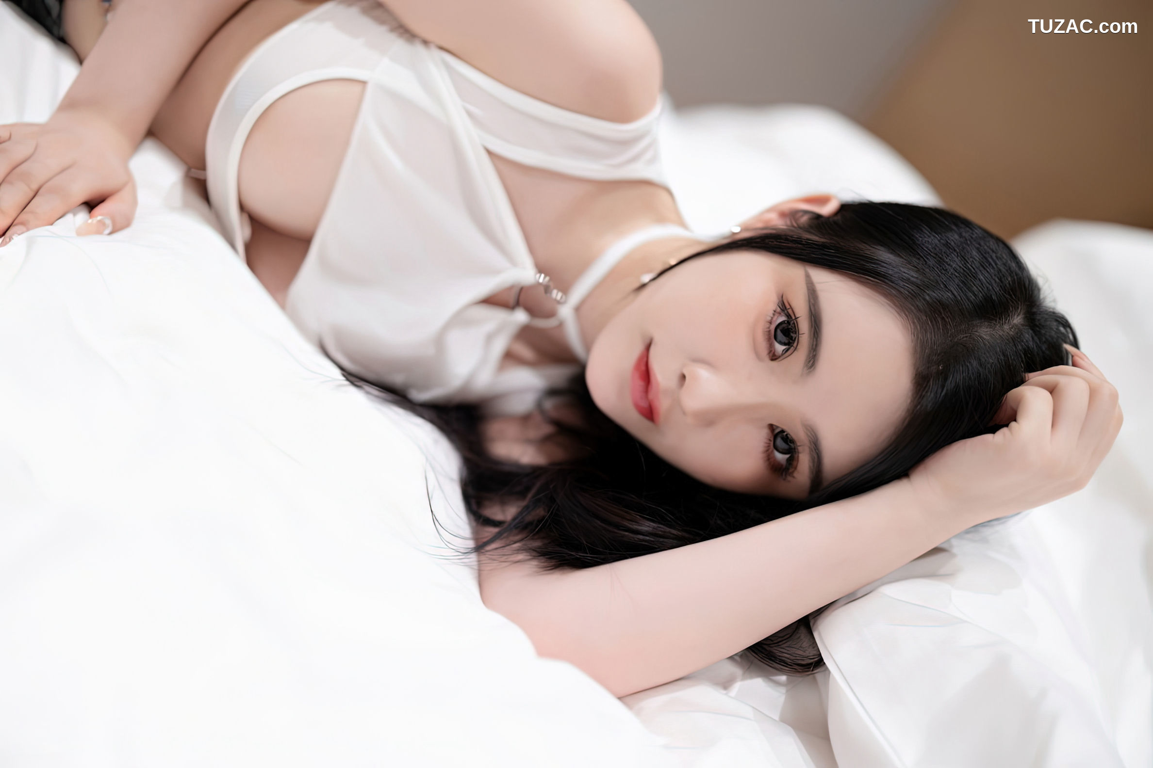XiaoYu语画界-930-Cherry樱桃酱-白色短款上衣牛仔短裤-2022.12.21