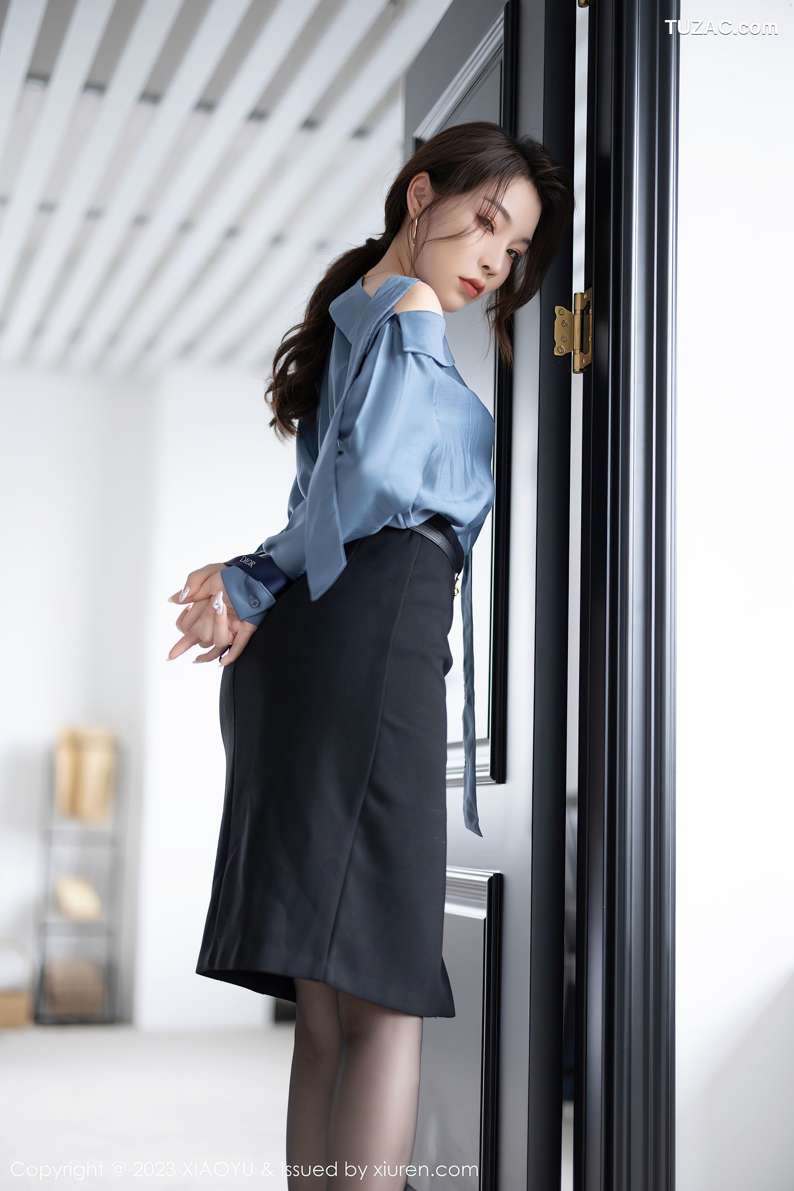 XiaoYu语画界-979-徐莉芝Booty-灰蓝上衣黑裙制服黑蕾丝内衣黑丝-2023.03.06