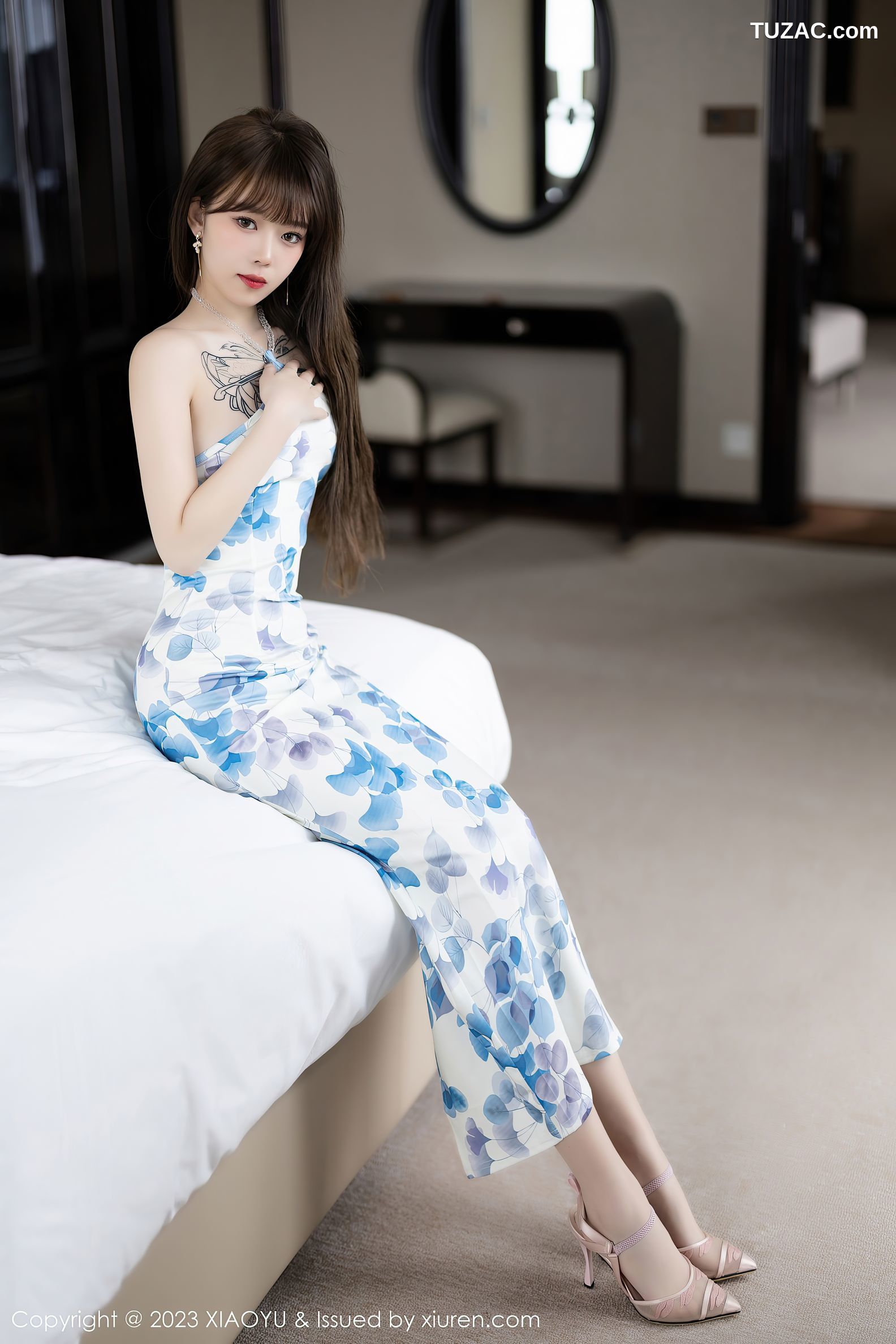 XiaoYu语画界-985-奶瓶-白色图案连衣长裙肉丝浅色内衣-2023.03.14