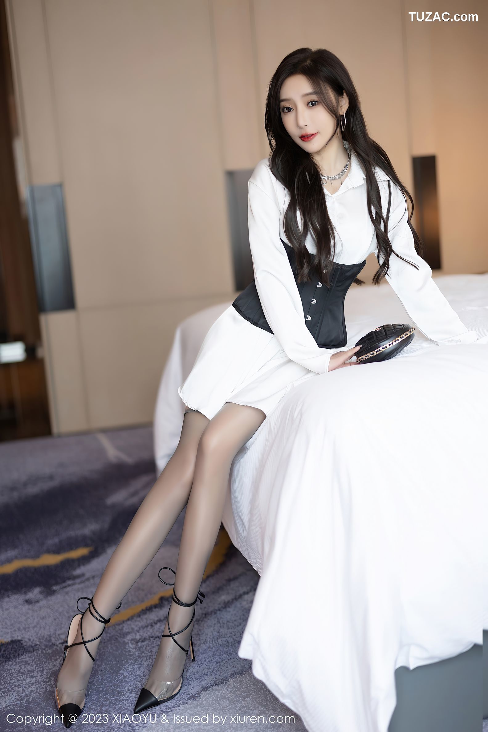 XiaoYu语画界-990-王馨瑶-时尚白色连衣短裙灰色内衣-2023.03.21