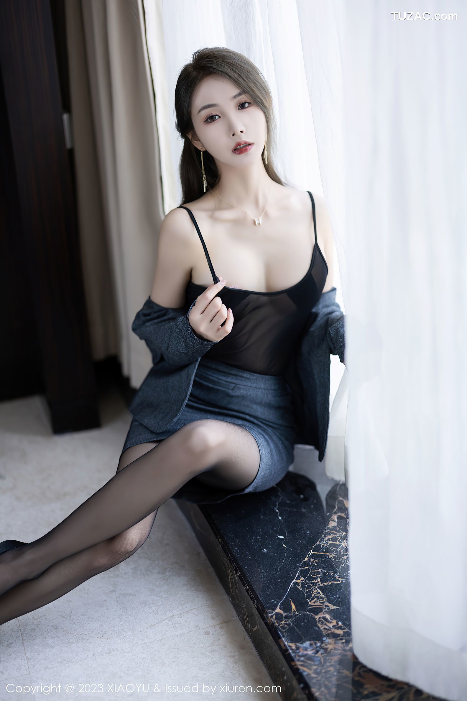 XiaoYu语画界-1042-苏苏阿-灰呢职业裙装黑透视吊带亵衣黑丝-2023.06.05
