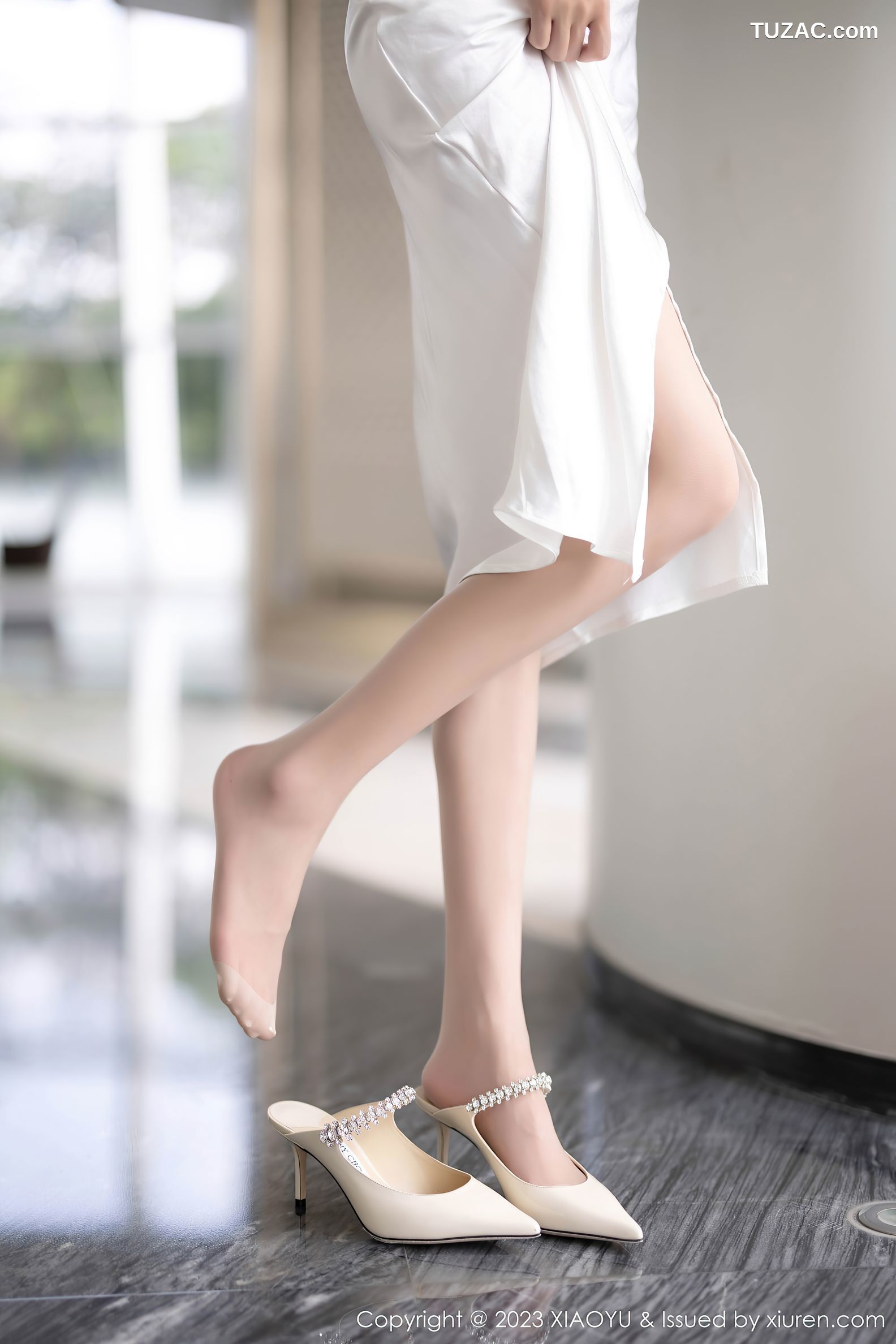 XiaoYu语画界-1050-程程程-白色吊带裙红色薄纱淡粉肚兜-2023.06.15