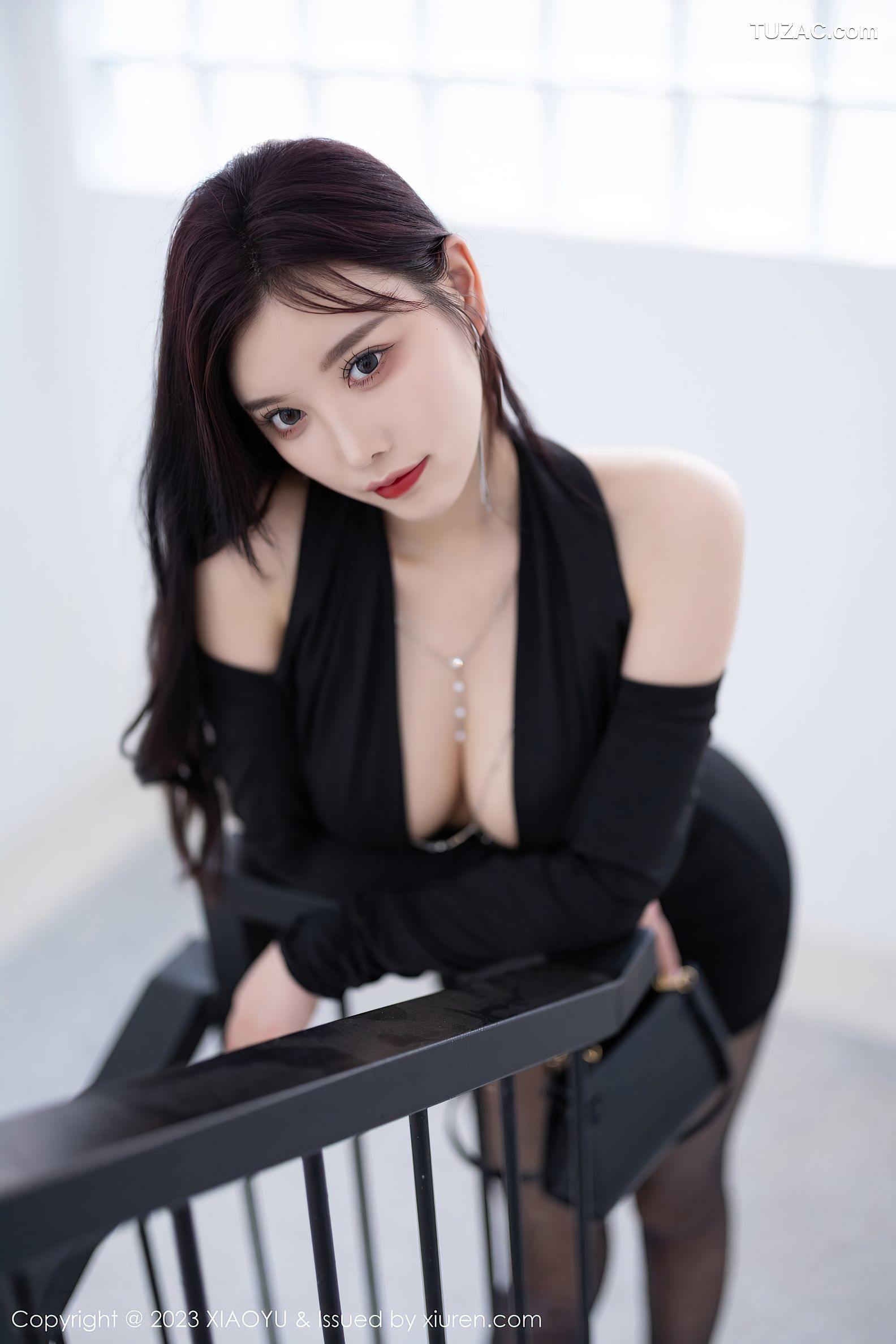 XiaoYu语画界-1060-杨晨晨Yome-贵州旅拍-深V礼服短裙黑丝-2023.06.30