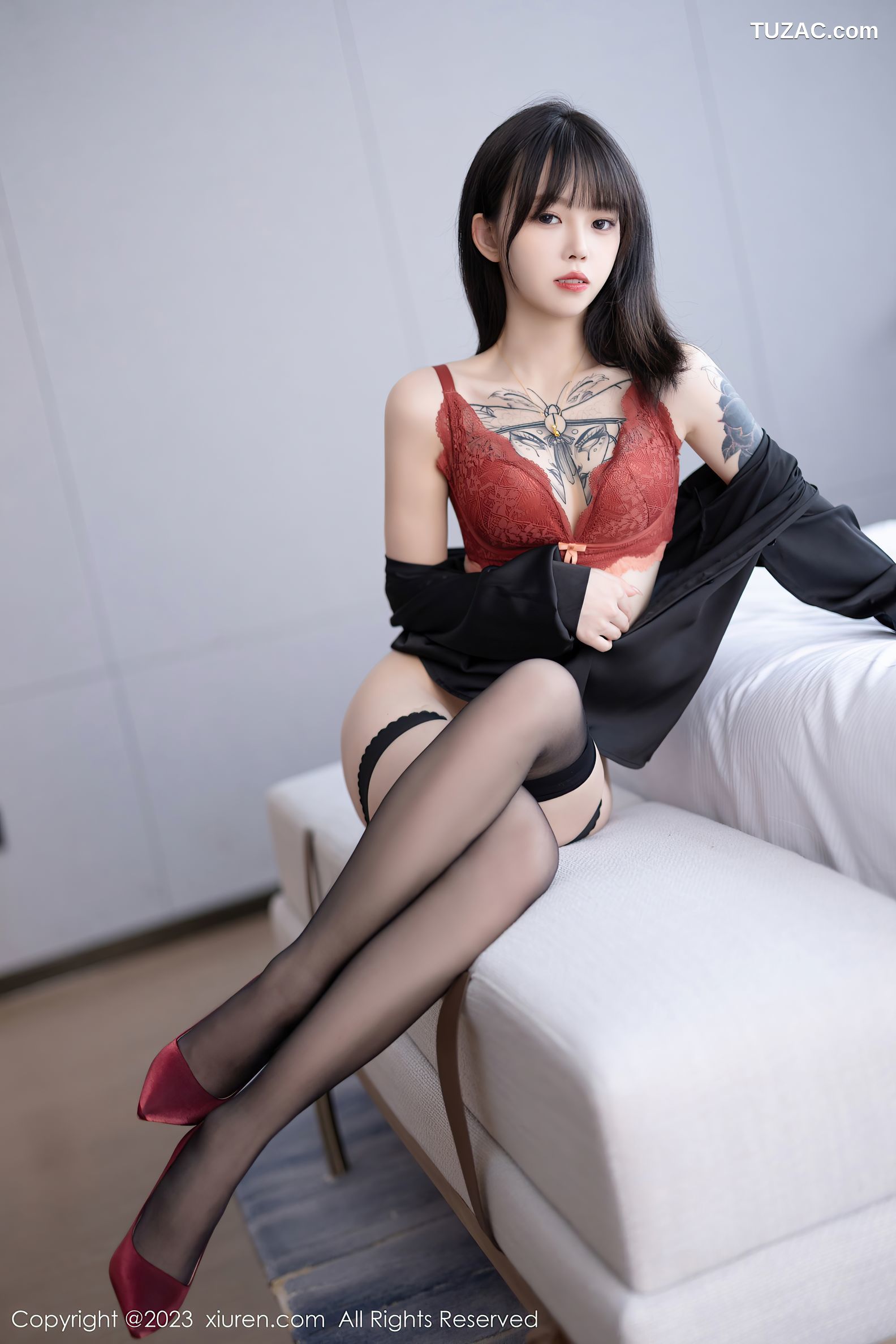 XiaoYu语画界-1063-奶瓶-黑衬衫红短裙黑丝红蕾丝内衣-2023.07.05