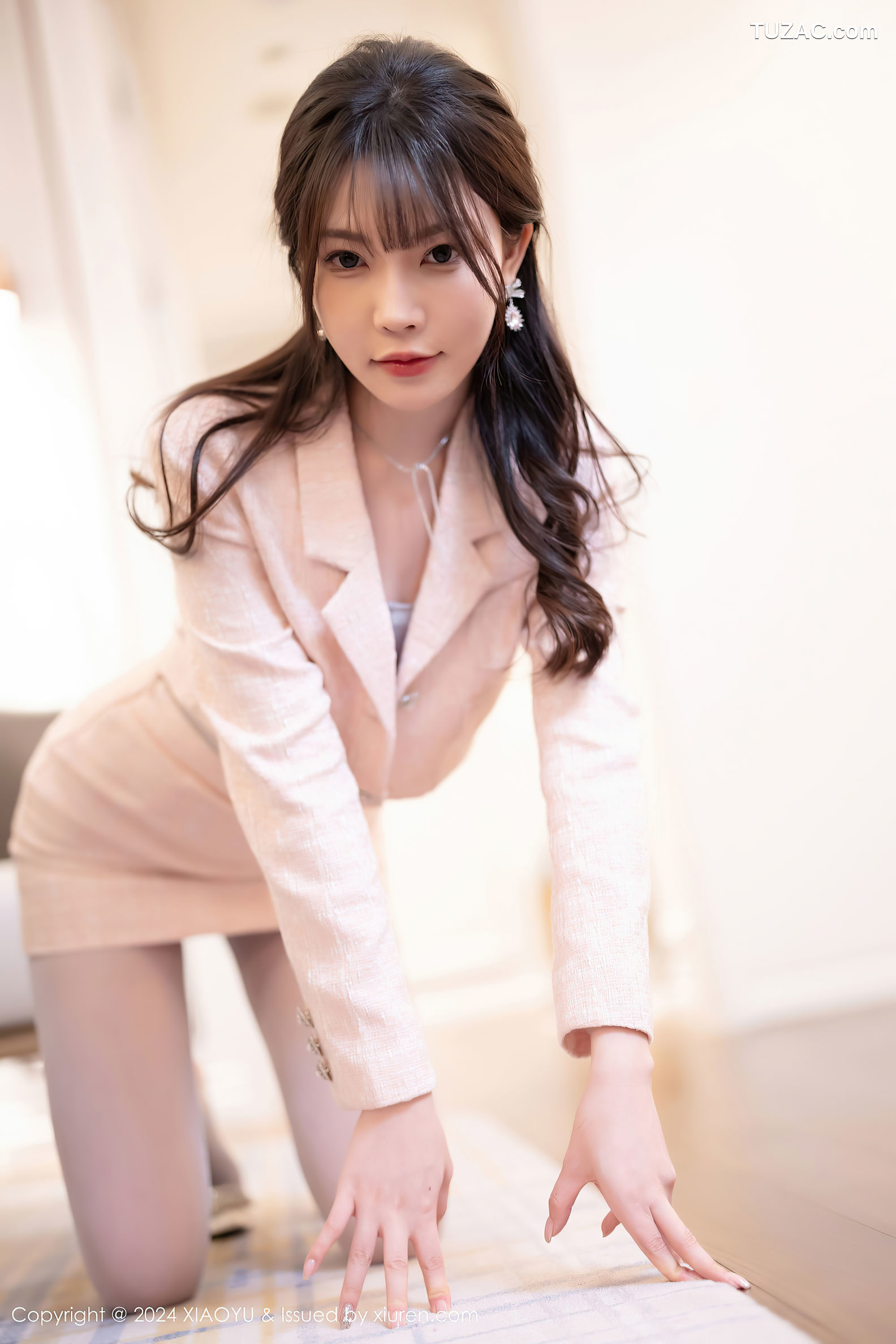 XiaoYu语画界-1236-徐莉芝Booty-哈尔滨旅拍-浅粉OL裙装灰丝-2024.04.17