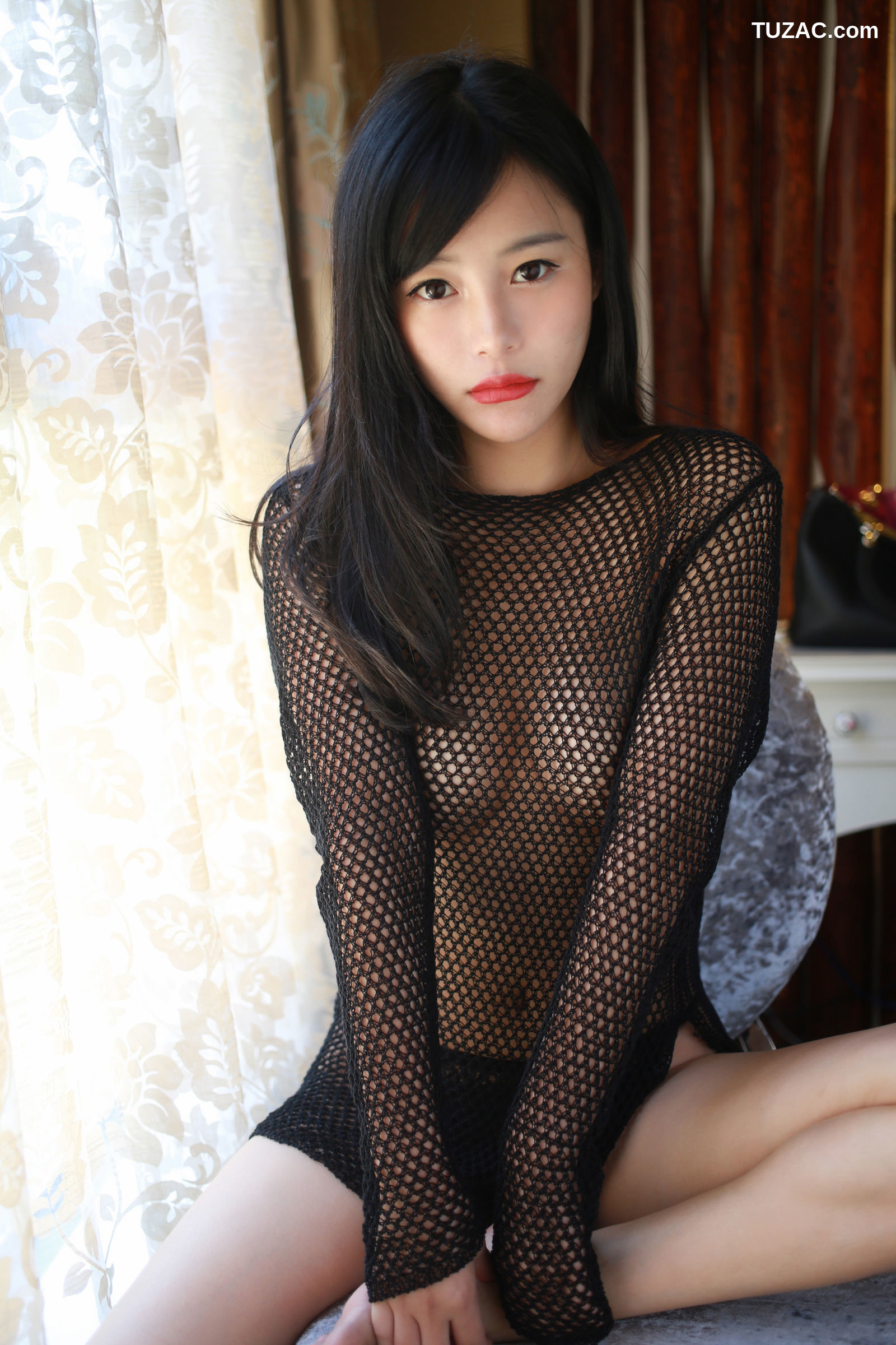 XiuRen秀人网-007-易欣viya-《火辣模特》-2013.09.10