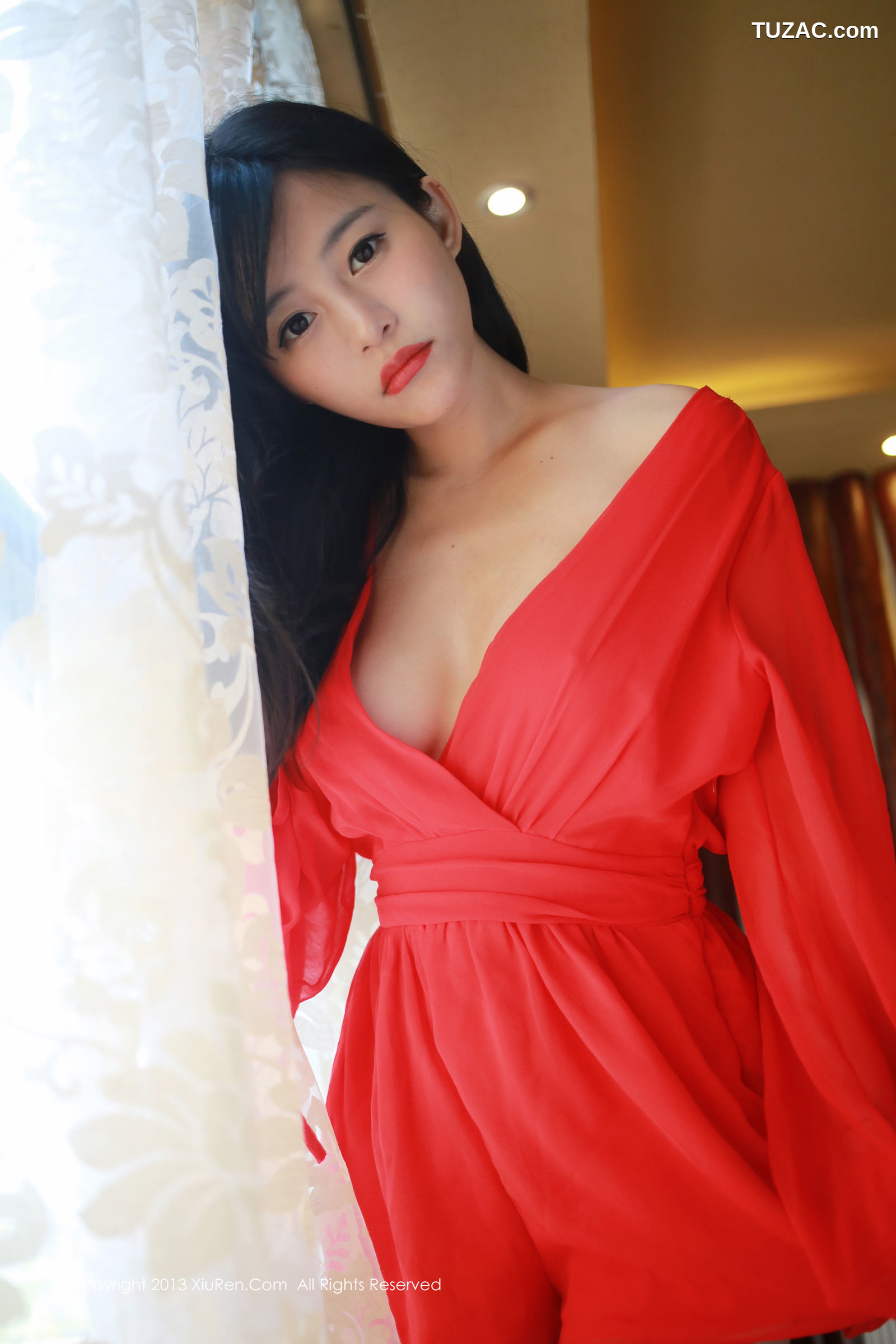 XiuRen秀人网-007-易欣viya-《火辣模特》-2013.09.10