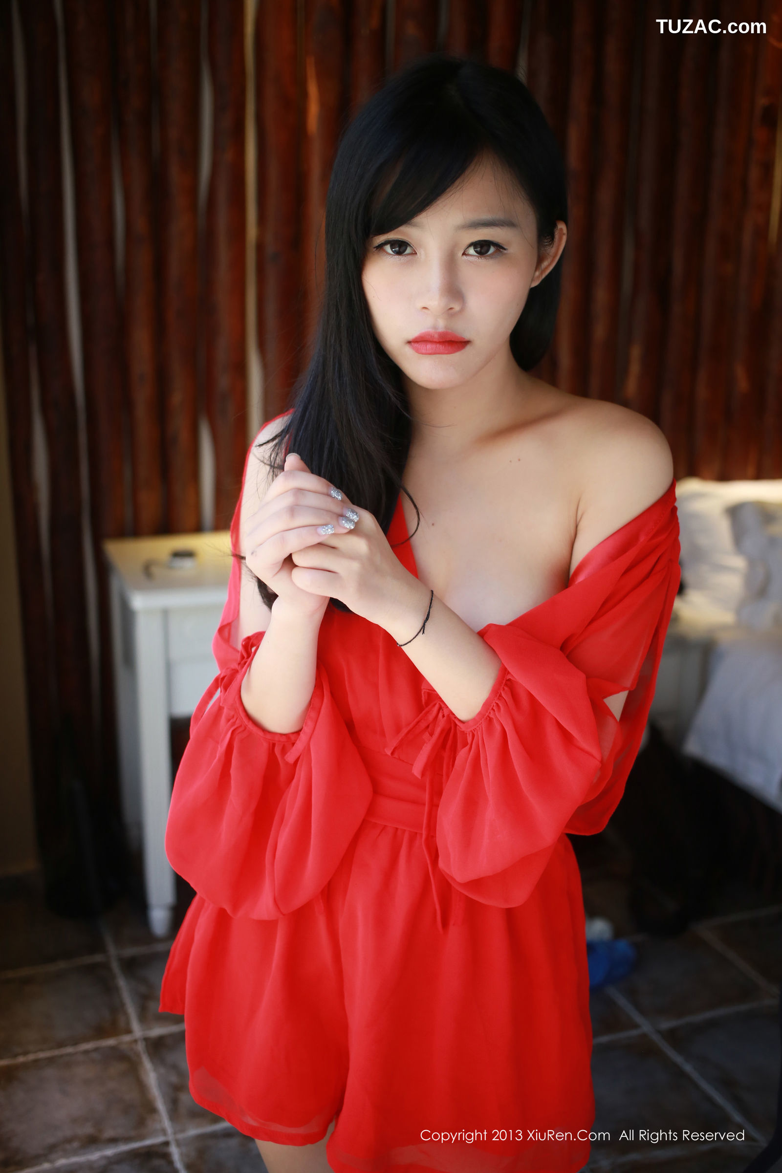 XiuRen秀人网-007-易欣viya-《火辣模特》-2013.09.10