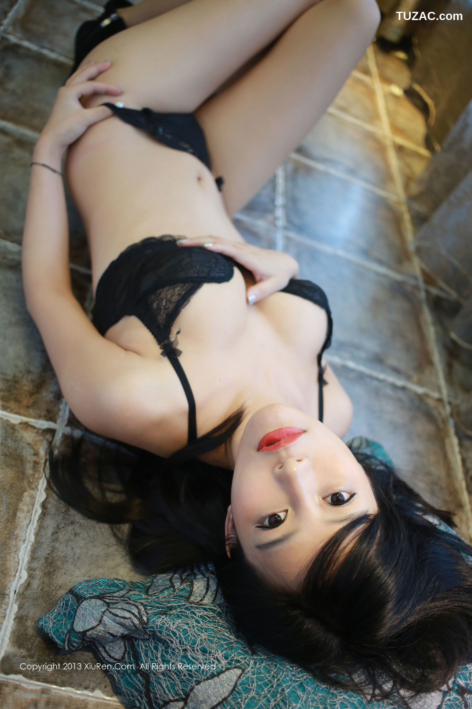 XiuRen秀人网-007-易欣viya-《火辣模特》-2013.09.10