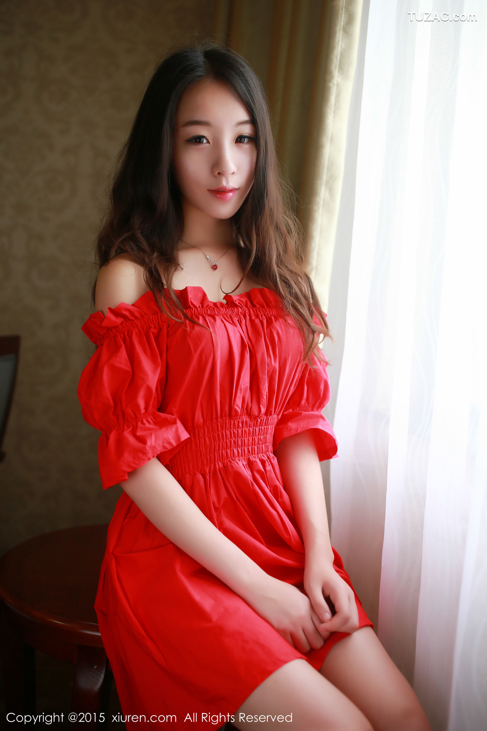 XiuRen秀人网-347-梓萱Crystal-《连衣裙-热裤-网袜制服》-2015.06.30