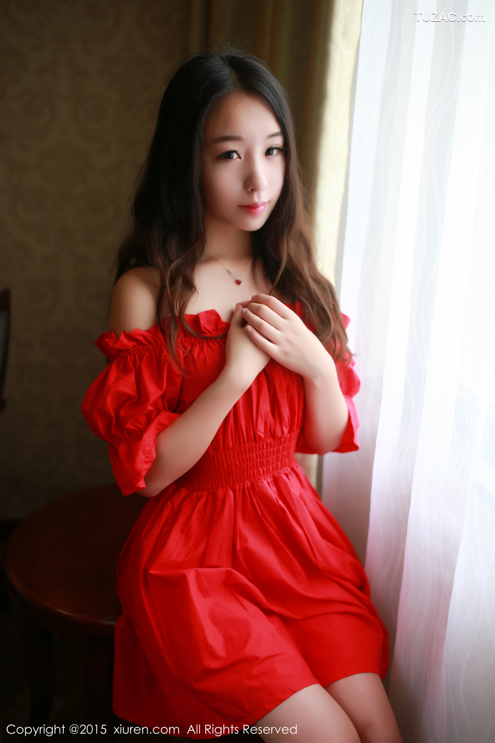 XiuRen秀人网-347-梓萱Crystal-《连衣裙-热裤-网袜制服》-2015.06.30