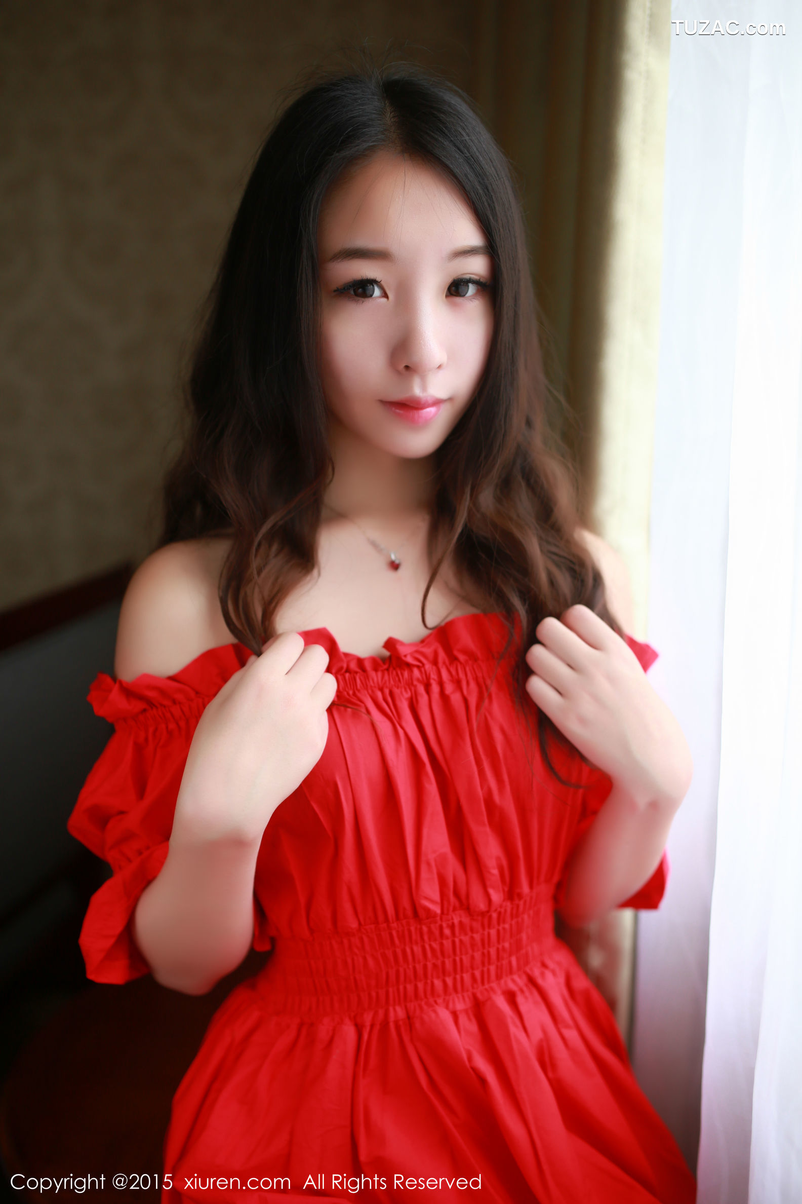 XiuRen秀人网-347-梓萱Crystal-《连衣裙-热裤-网袜制服》-2015.06.30
